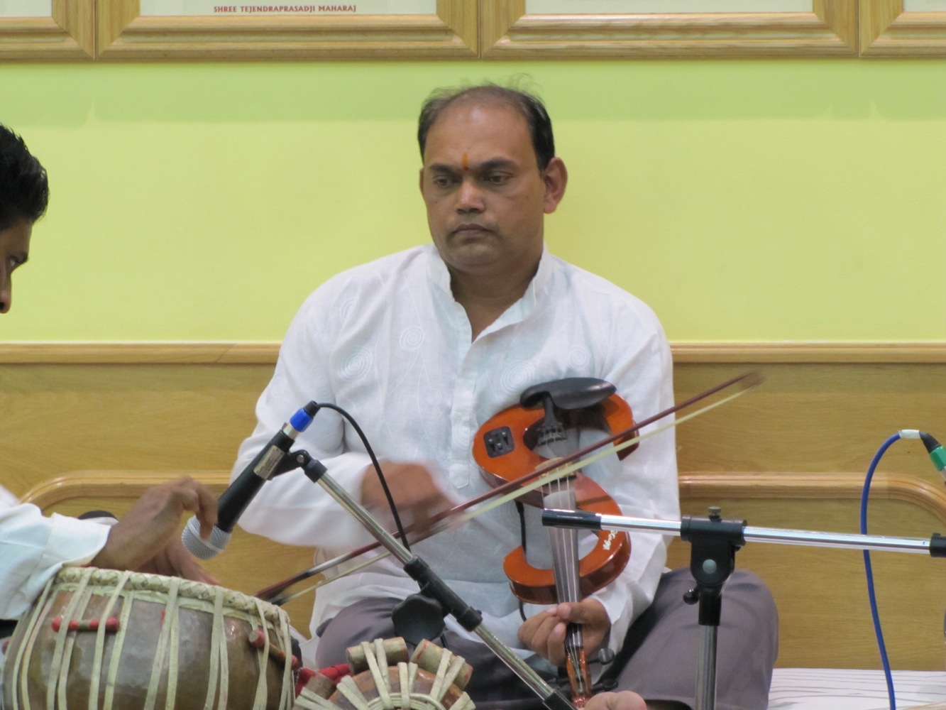 ©1987-2017 SKS Swaminarayan Temple East London