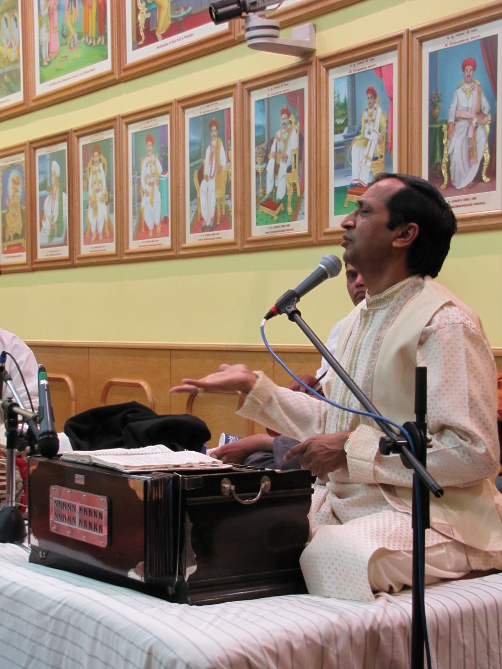 ©1987-2017 SKS Swaminarayan Temple East London
