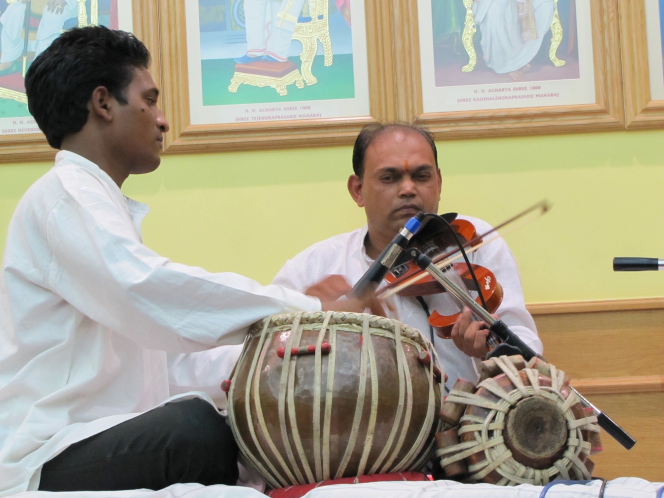 ©1987-2017 SKS Swaminarayan Temple East London
