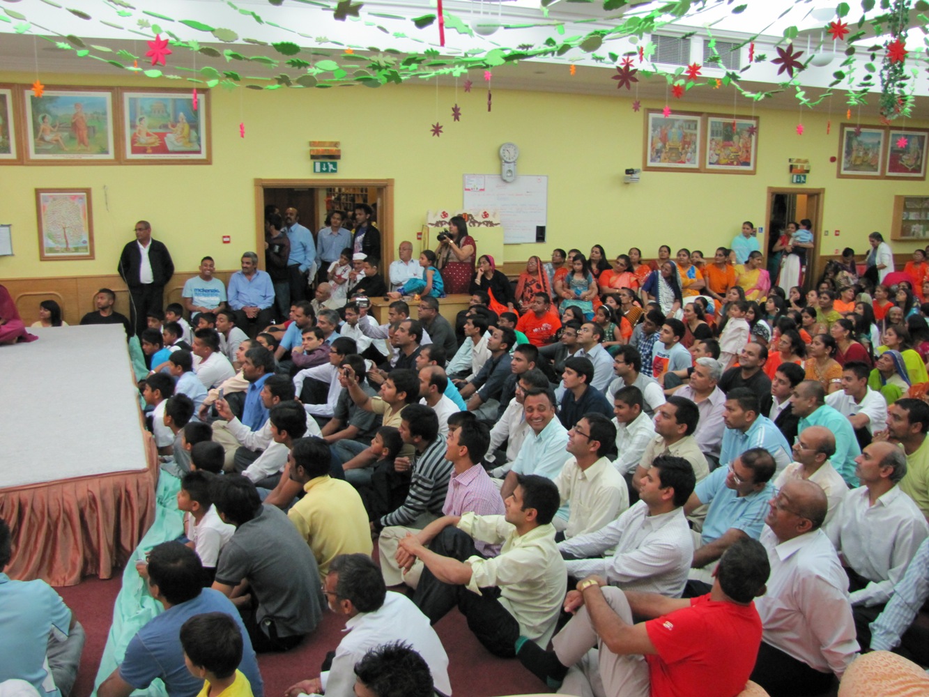 ©1987-2017 SKS Swaminarayan Temple East London