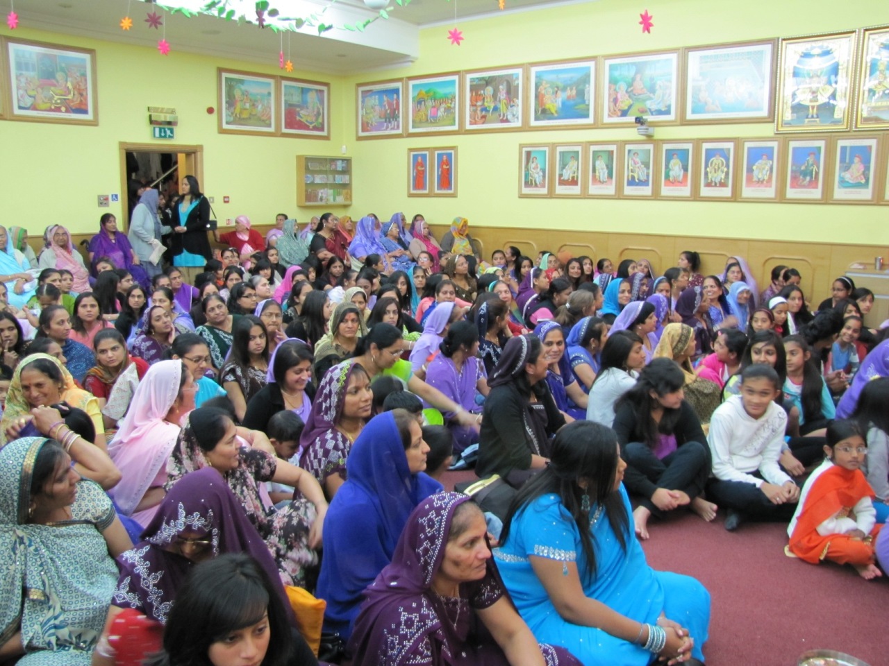 ©1987-2017 SKS Swaminarayan Temple East London