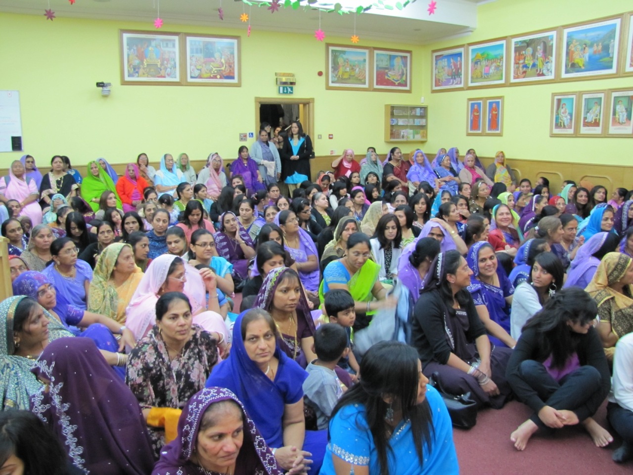 ©1987-2017 SKS Swaminarayan Temple East London