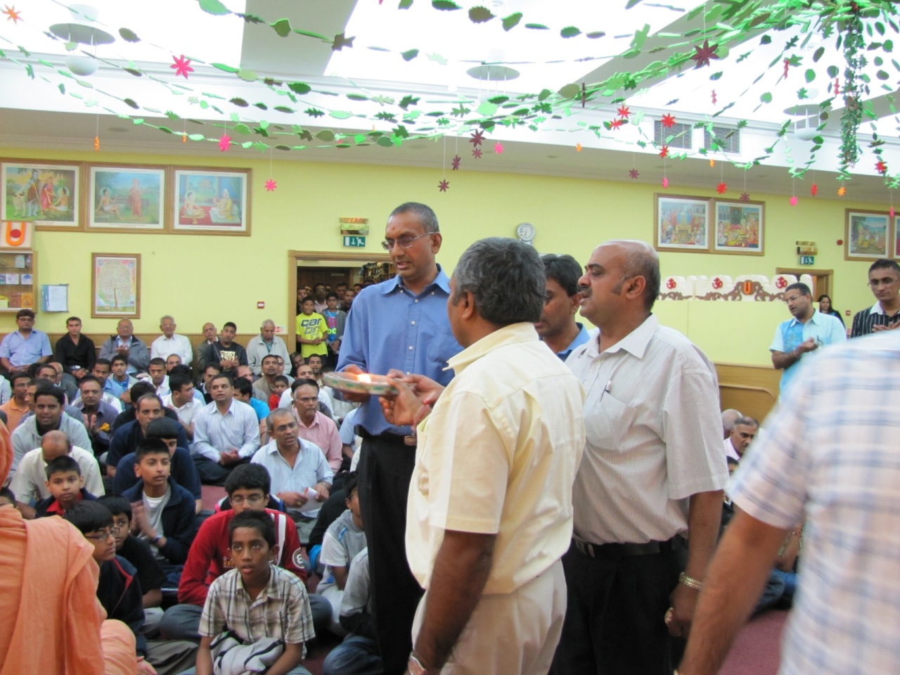 ©1987-2017 SKS Swaminarayan Temple East London