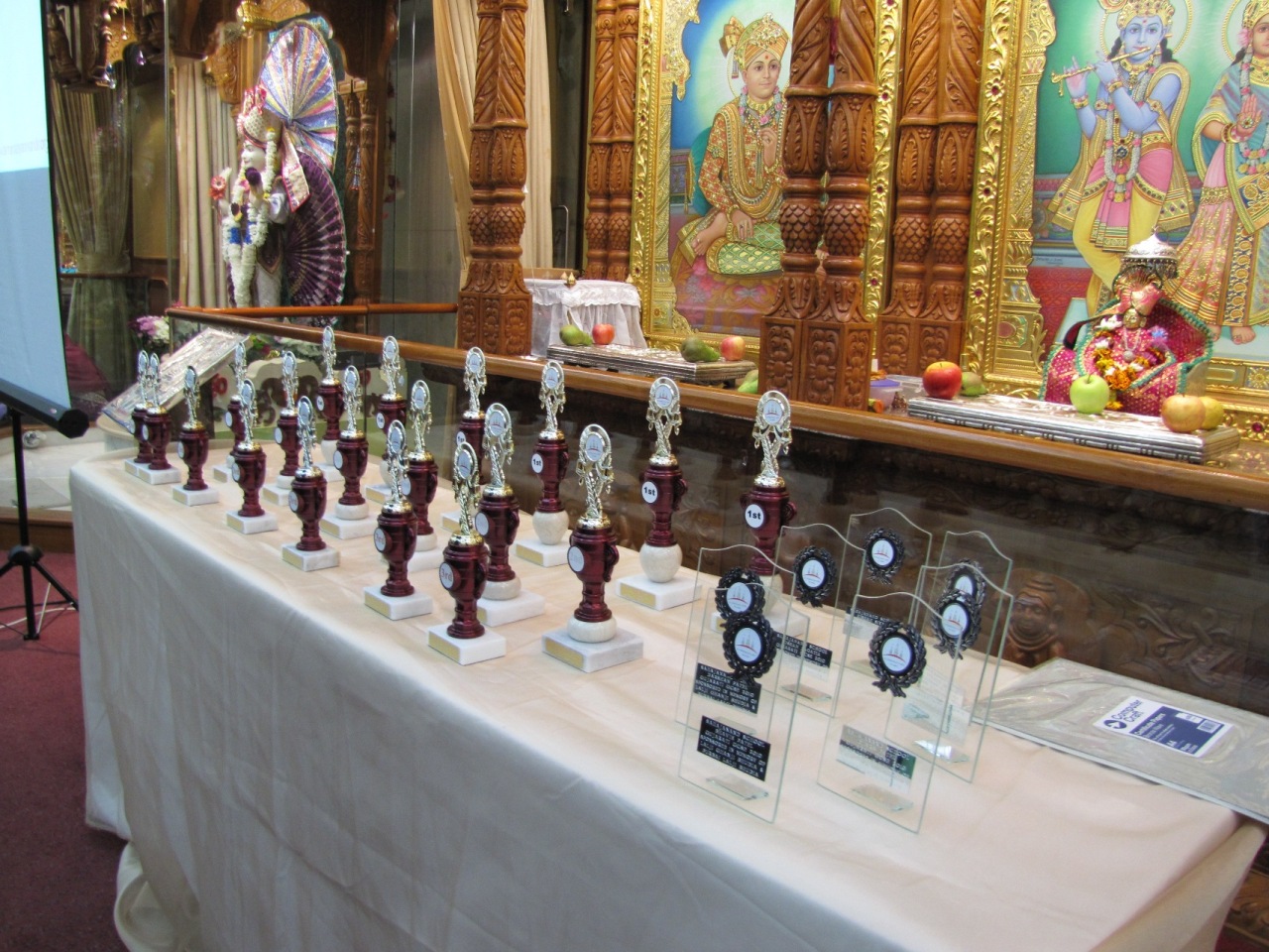 ©1987-2017 SKS Swaminarayan Temple East London