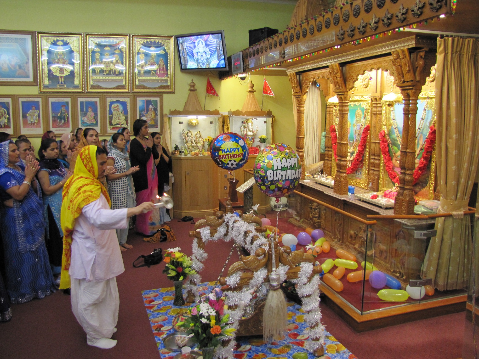 ©1987-2017 SKS Swaminarayan Temple East London