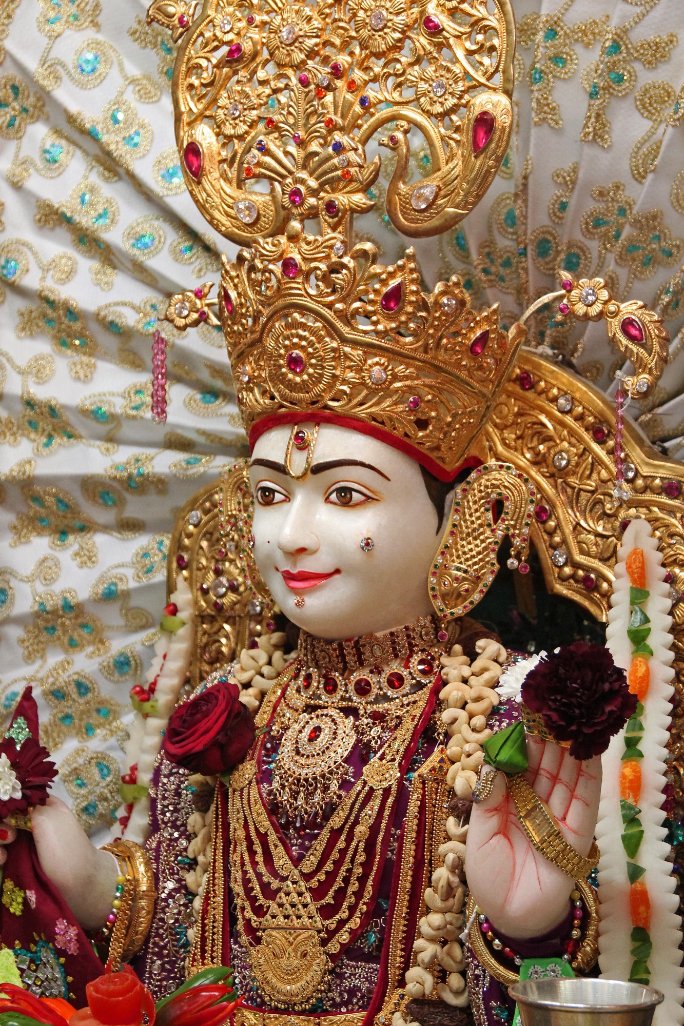 004 - ©1987-2017 SKS Swaminarayan Temple East London