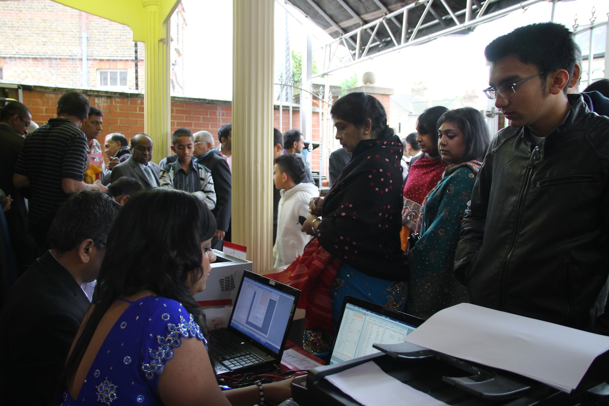 ©1987-2017 SKS Swaminarayan Temple East London