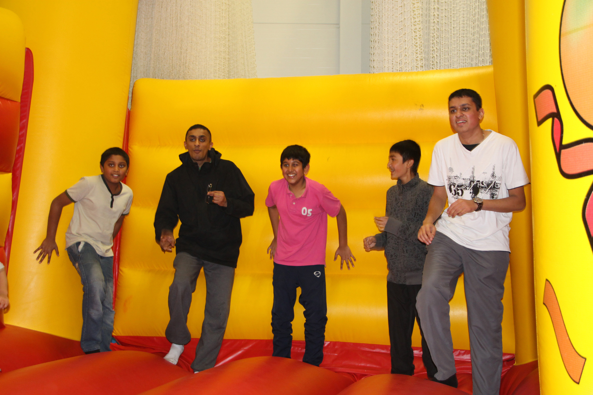 ©1987-2017 SKS Swaminarayan Temple East London