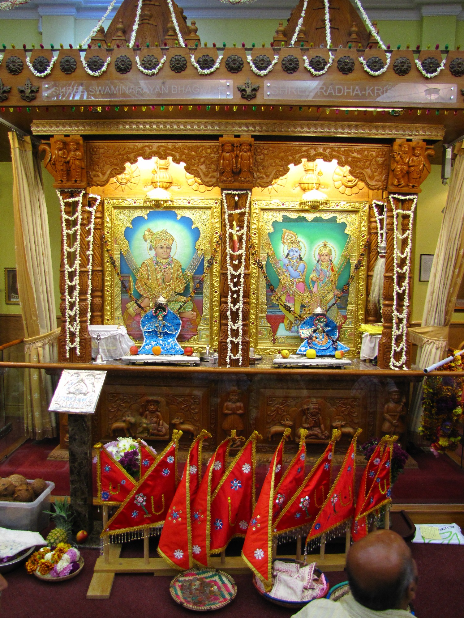 ©1987-2017 SKS Swaminarayan Temple East London