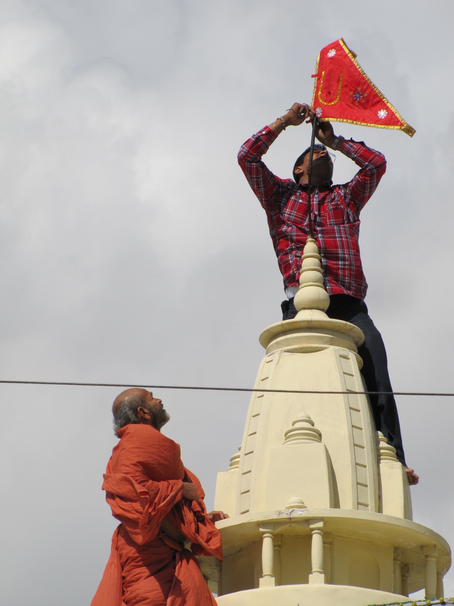 ©1987-2017 SKS Swaminarayan Temple East London