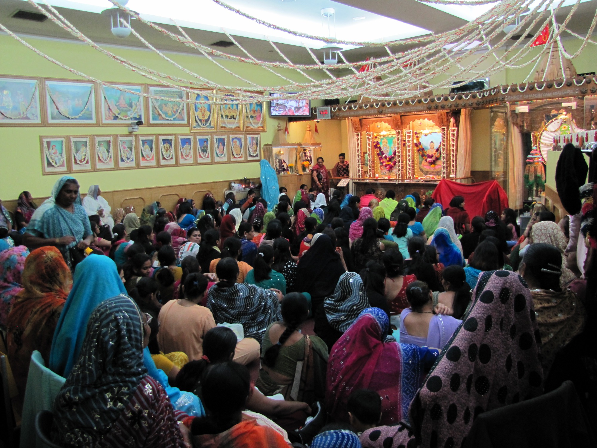 ©1987-2017 SKS Swaminarayan Temple East London