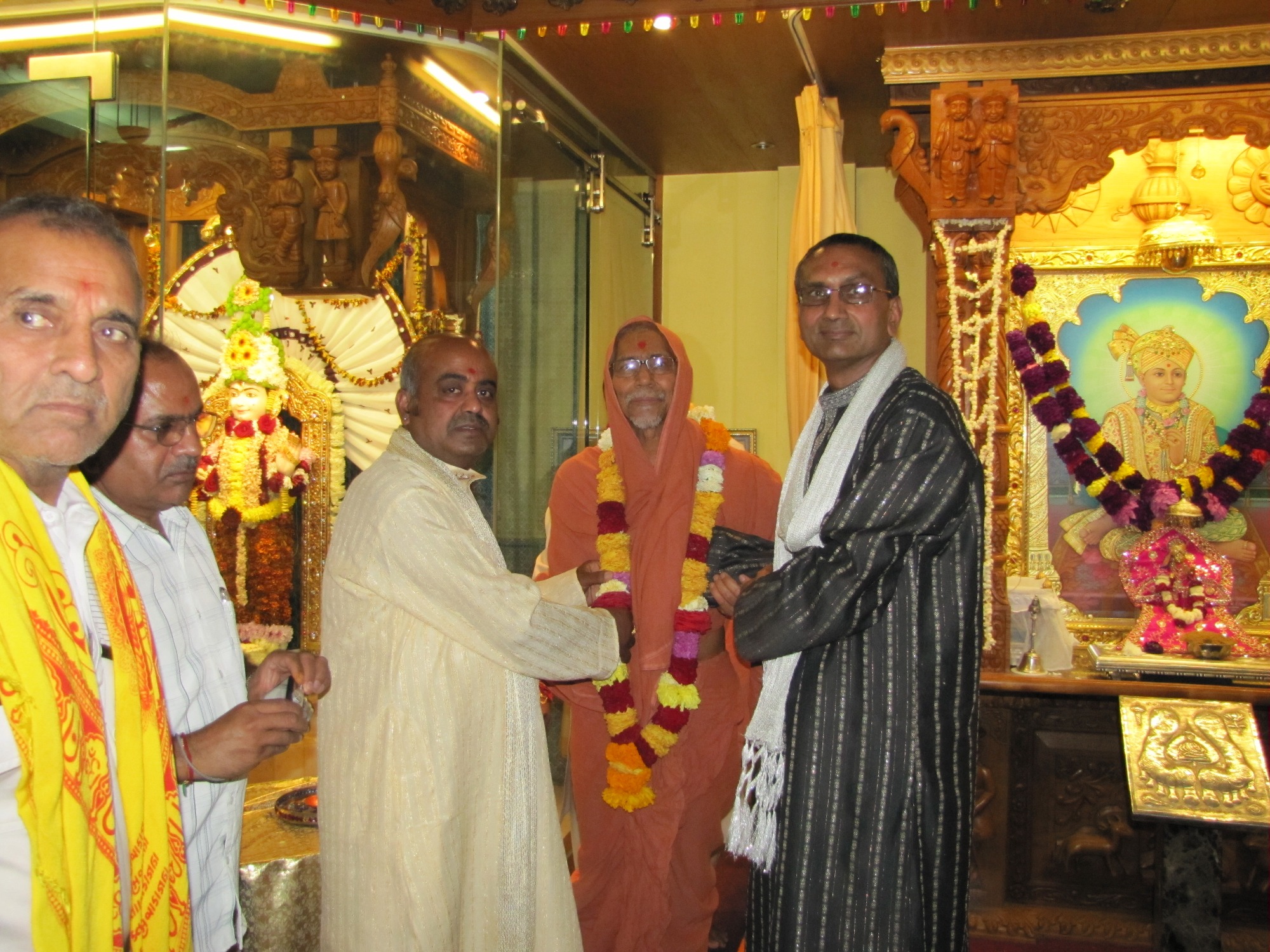 ©1987-2017 SKS Swaminarayan Temple East London