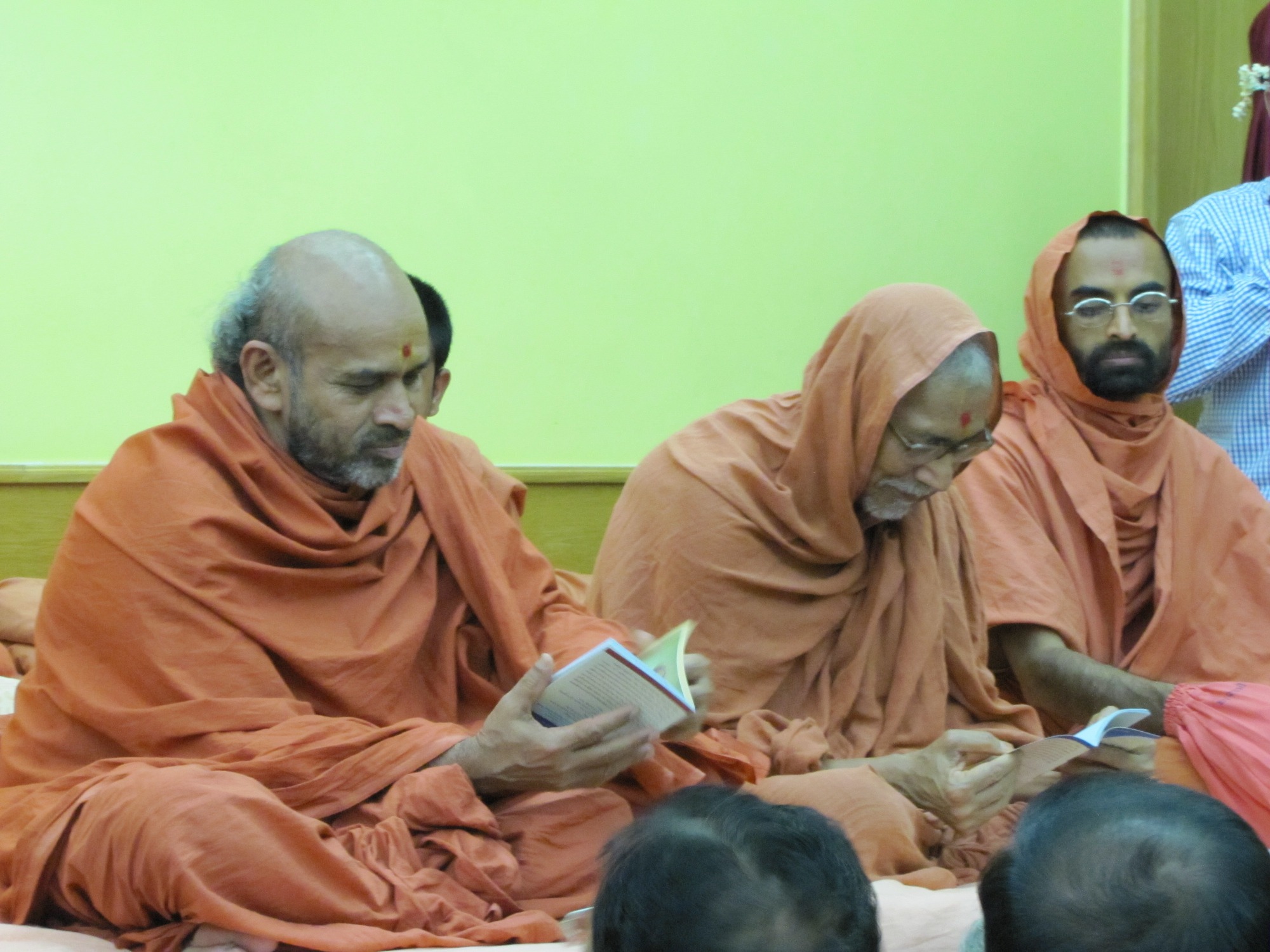 ©1987-2017 SKS Swaminarayan Temple East London