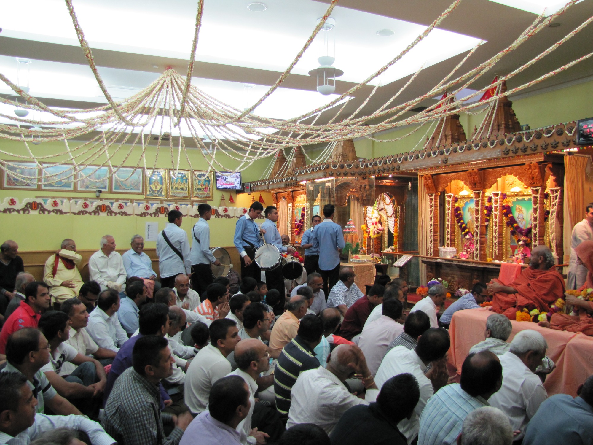 ©1987-2017 SKS Swaminarayan Temple East London
