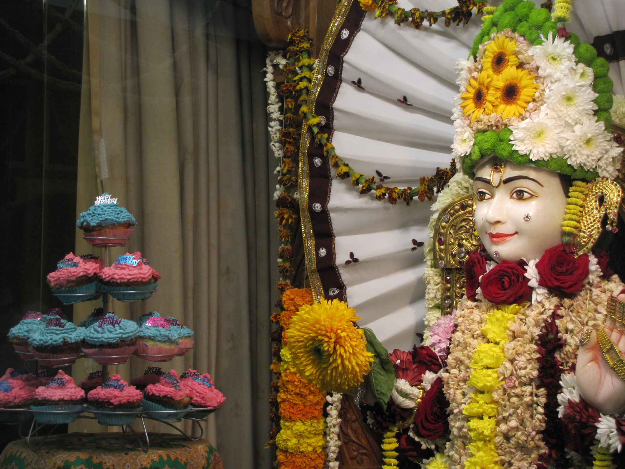 ©1987-2017 SKS Swaminarayan Temple East London