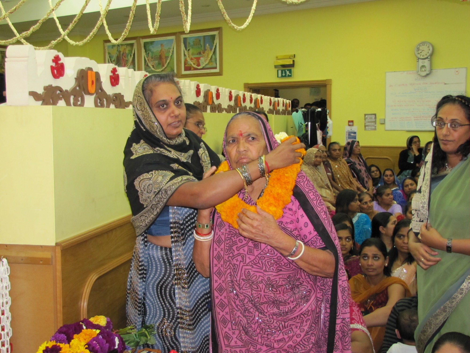 ©1987-2017 SKS Swaminarayan Temple East London