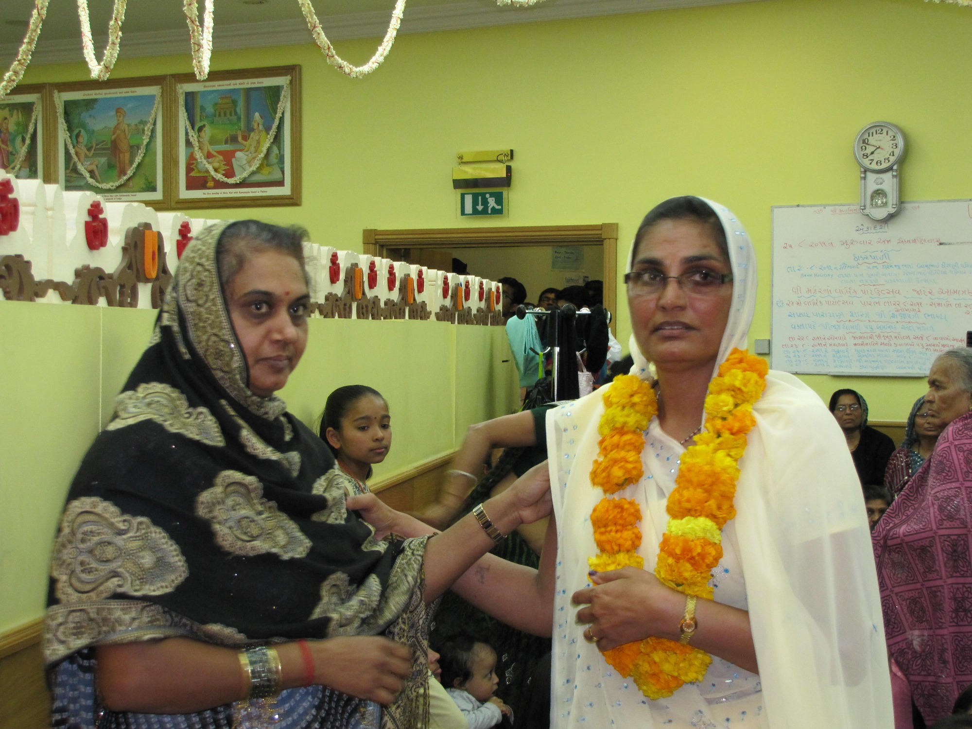 ©1987-2017 SKS Swaminarayan Temple East London