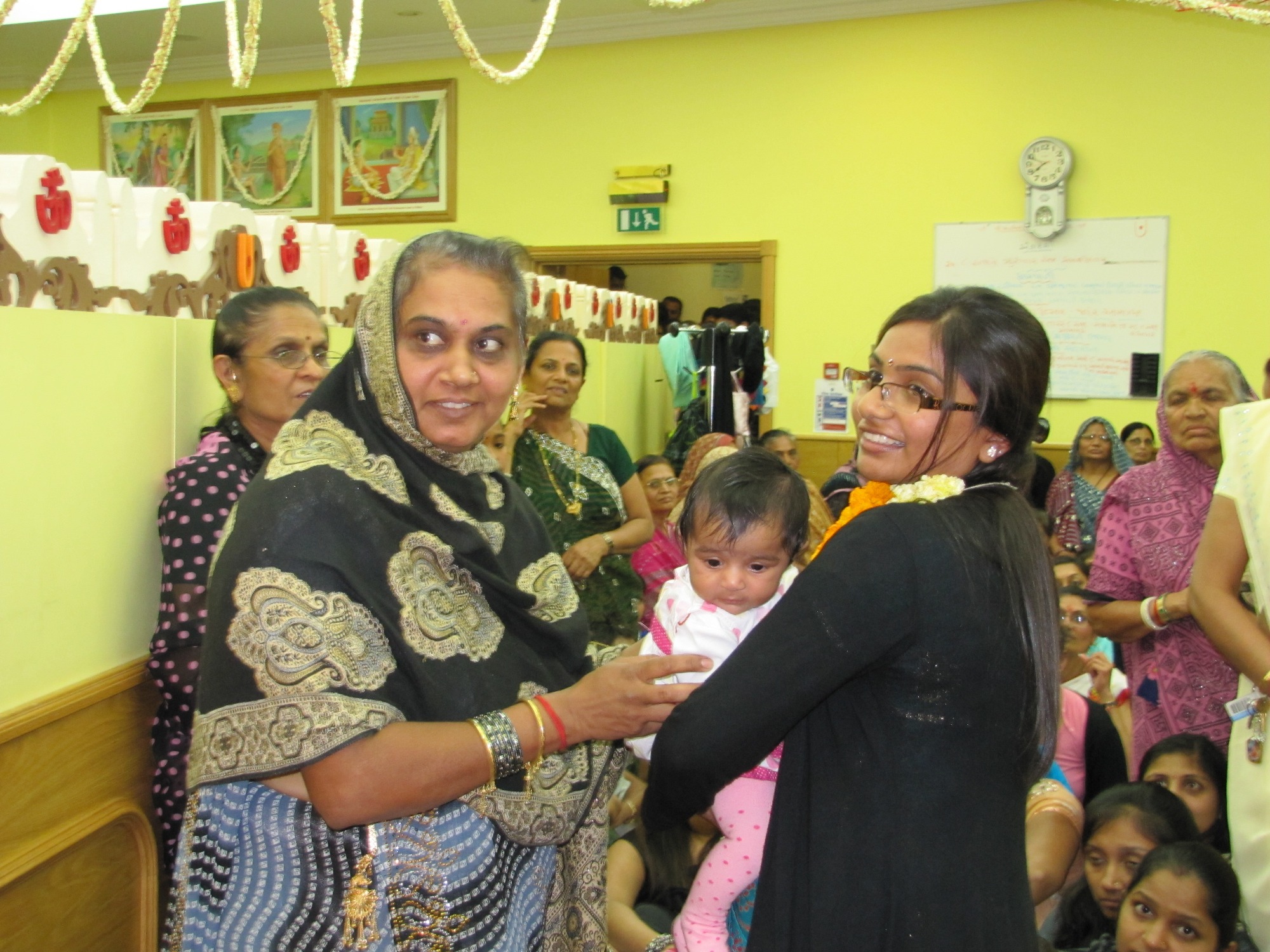 ©1987-2017 SKS Swaminarayan Temple East London