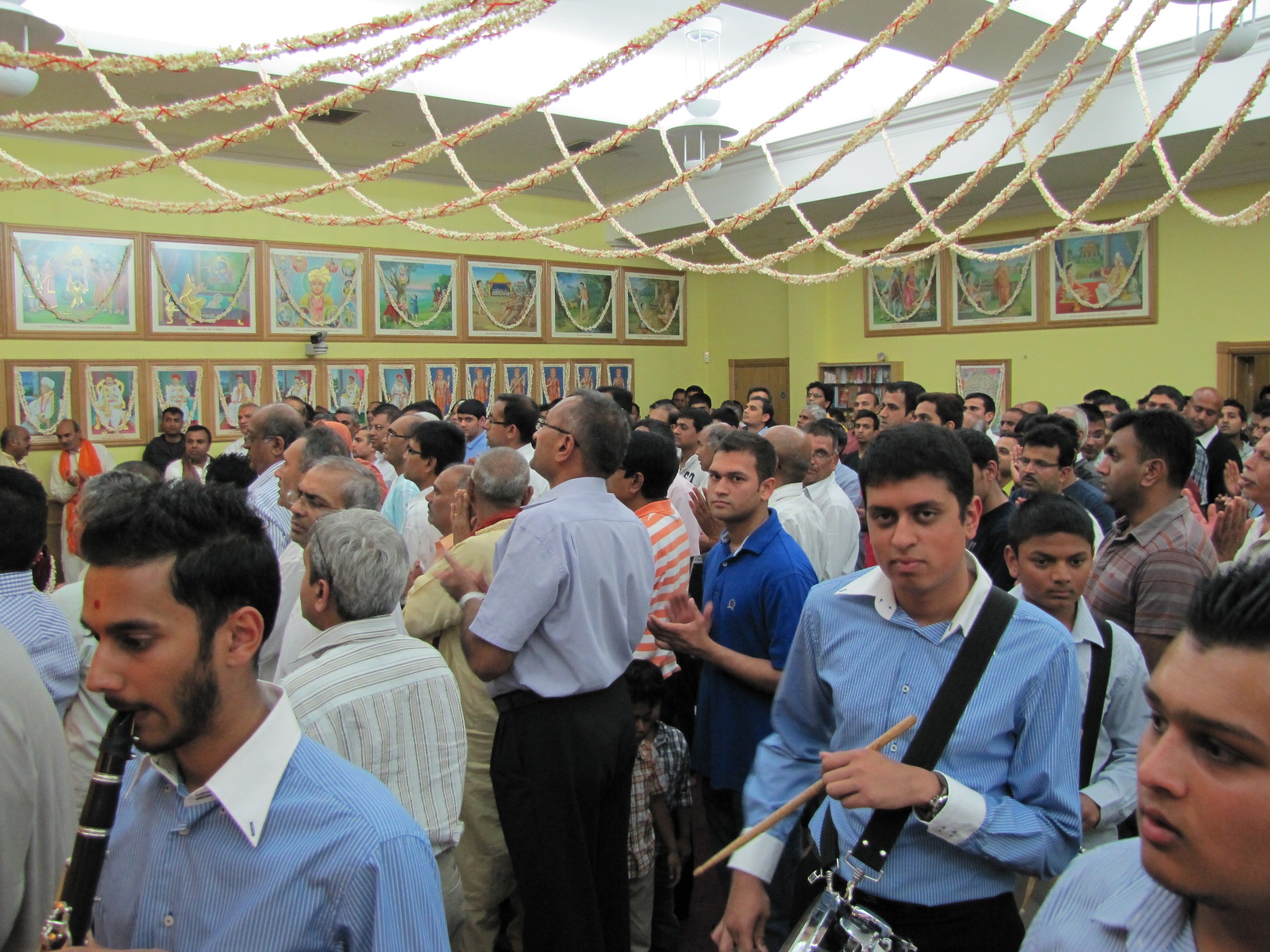 ©1987-2017 SKS Swaminarayan Temple East London