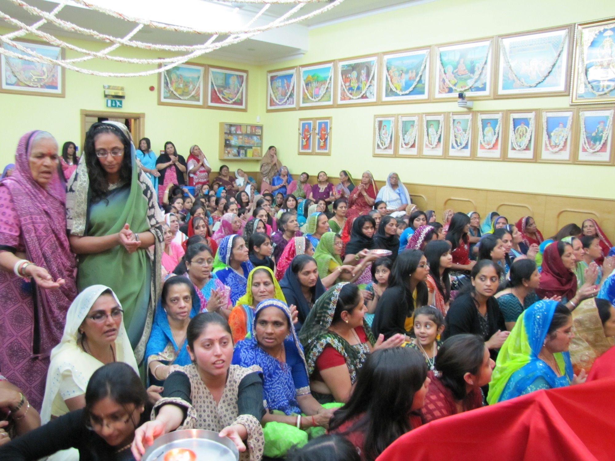 ©1987-2017 SKS Swaminarayan Temple East London