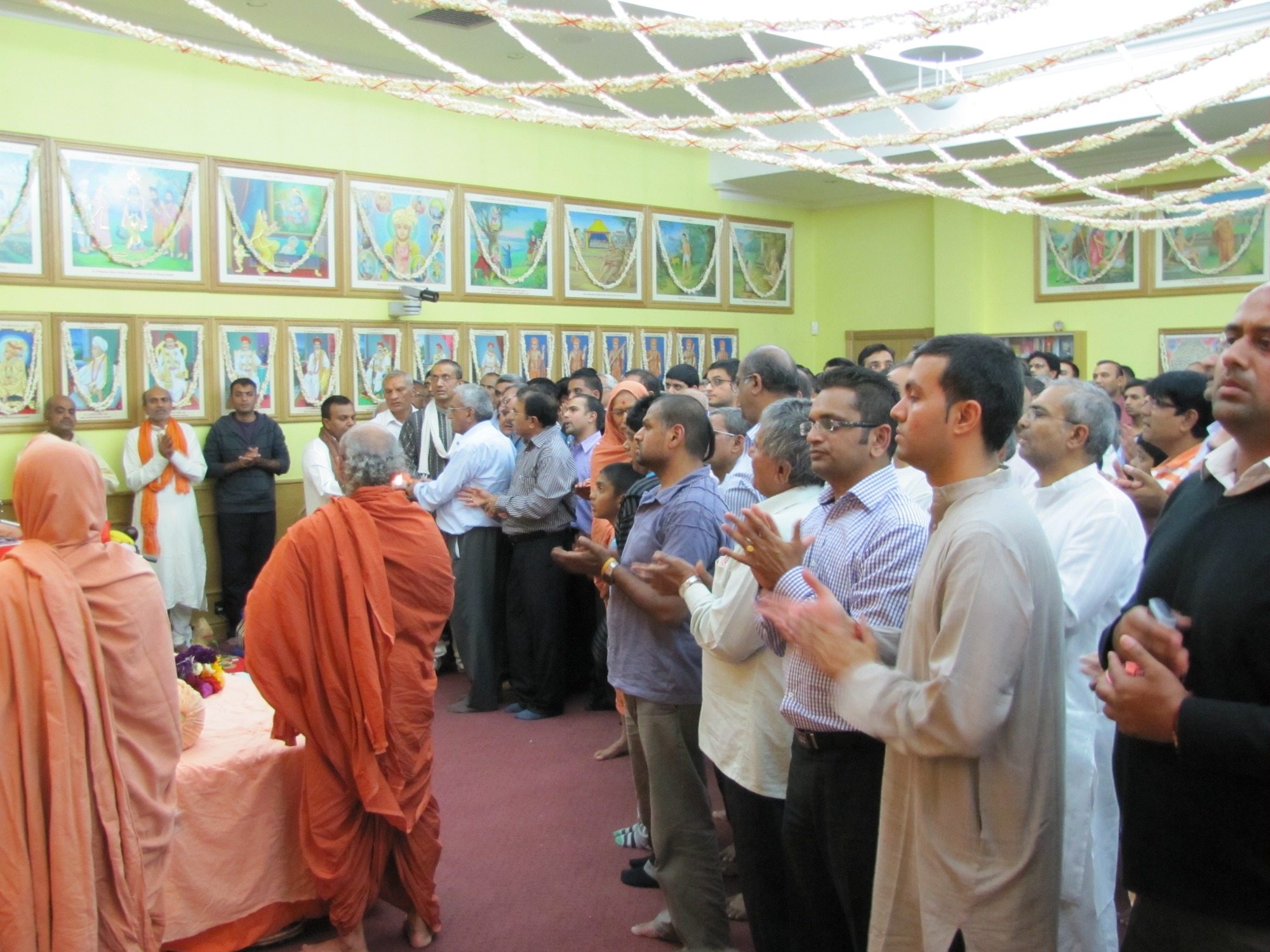 ©1987-2017 SKS Swaminarayan Temple East London