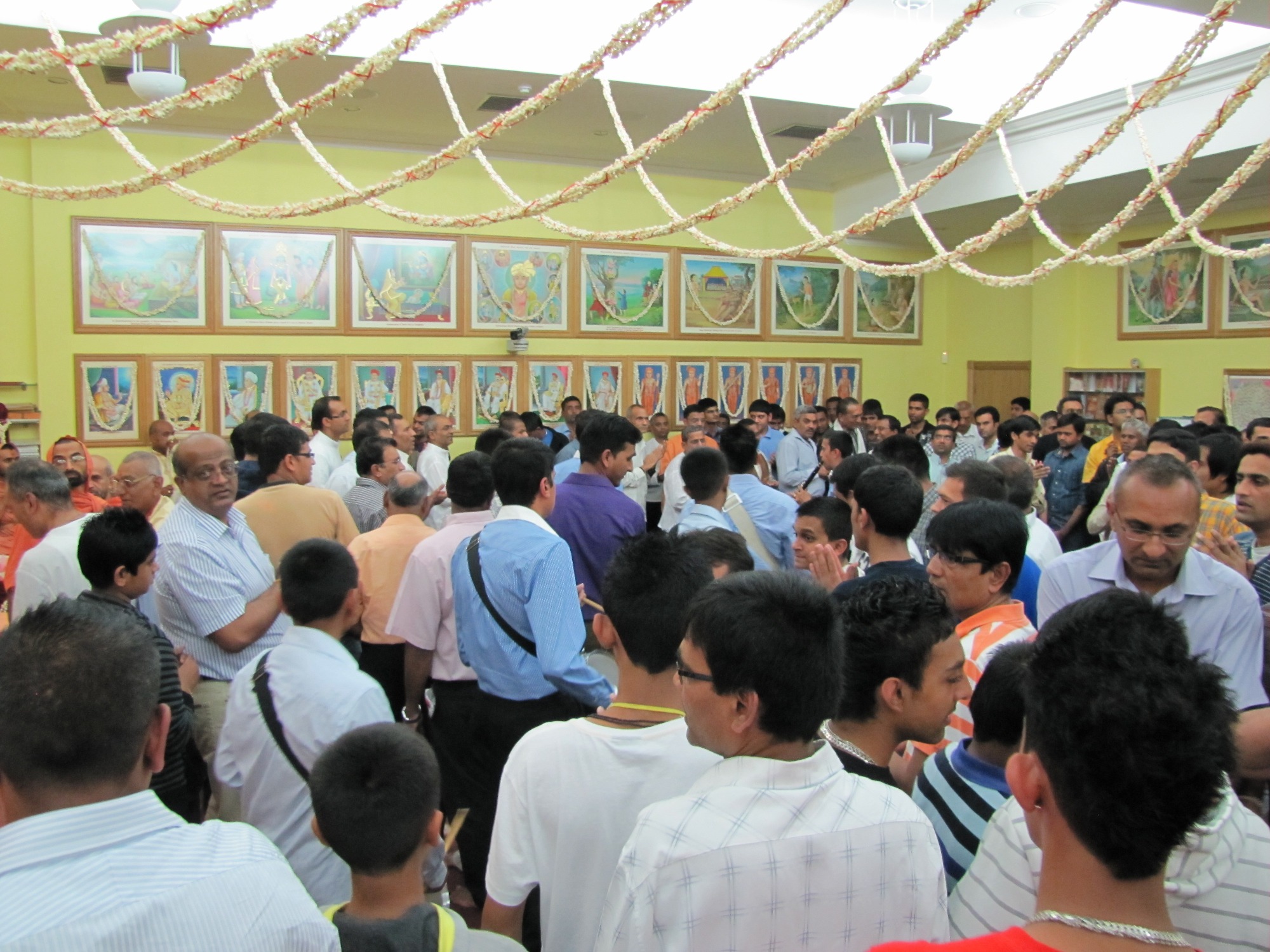 ©1987-2017 SKS Swaminarayan Temple East London