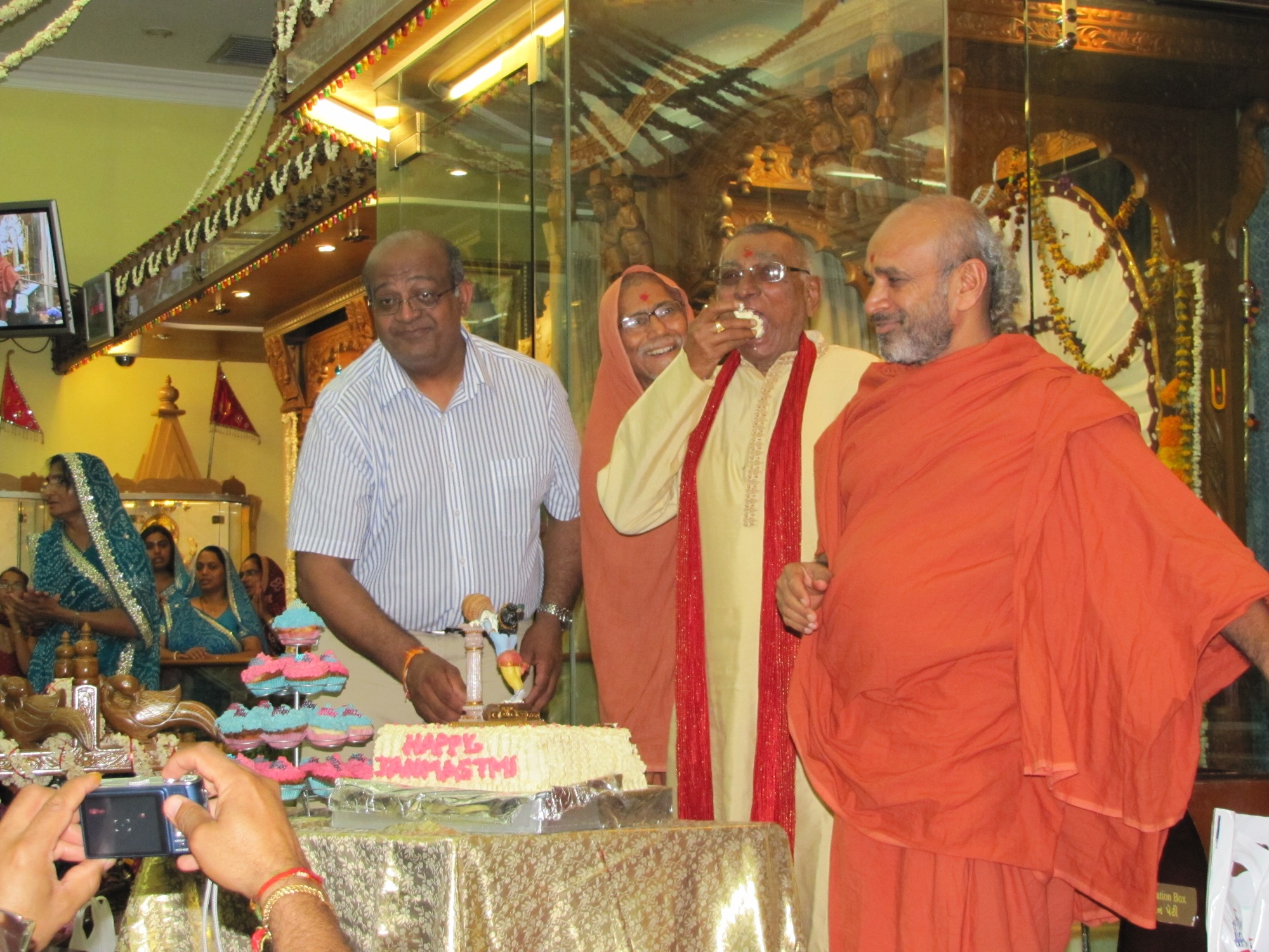 ©1987-2017 SKS Swaminarayan Temple East London
