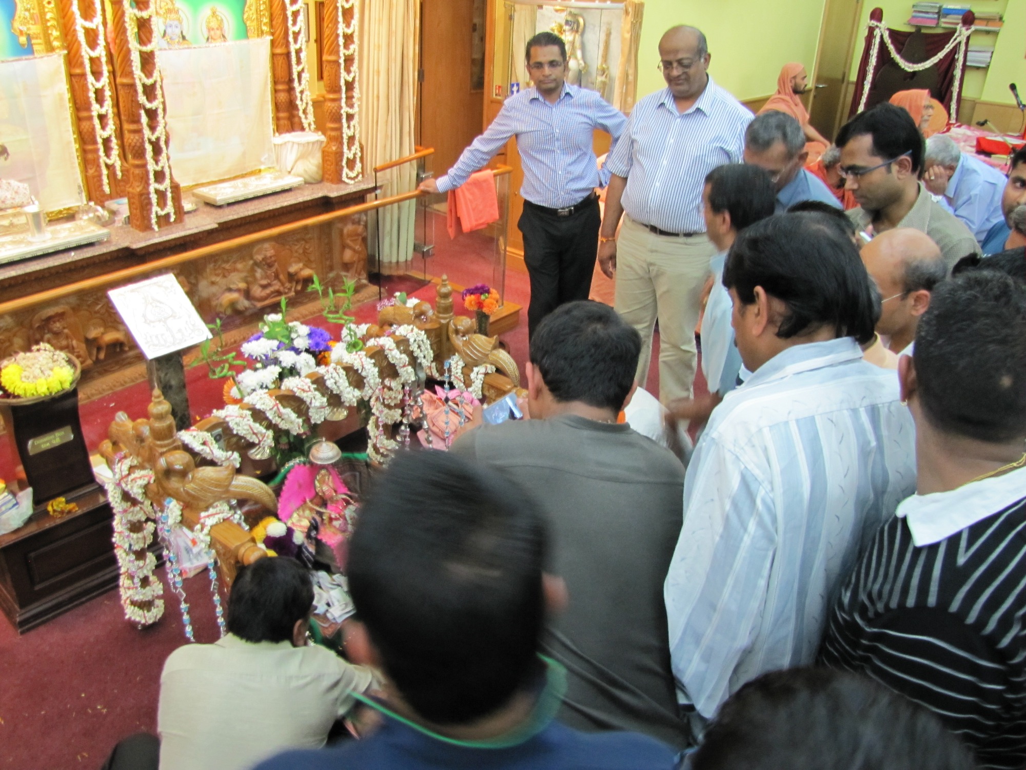 ©1987-2017 SKS Swaminarayan Temple East London