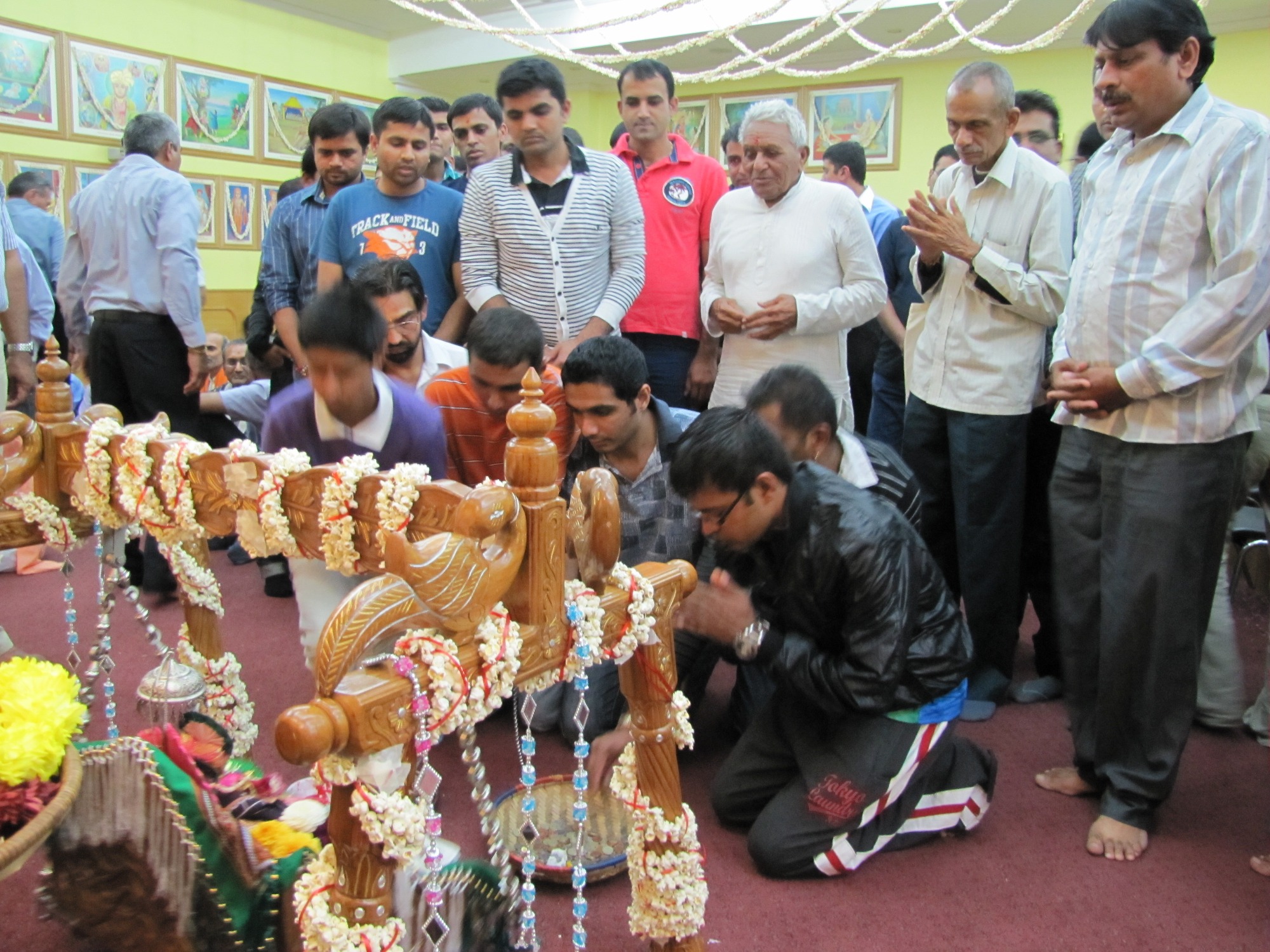 ©1987-2017 SKS Swaminarayan Temple East London