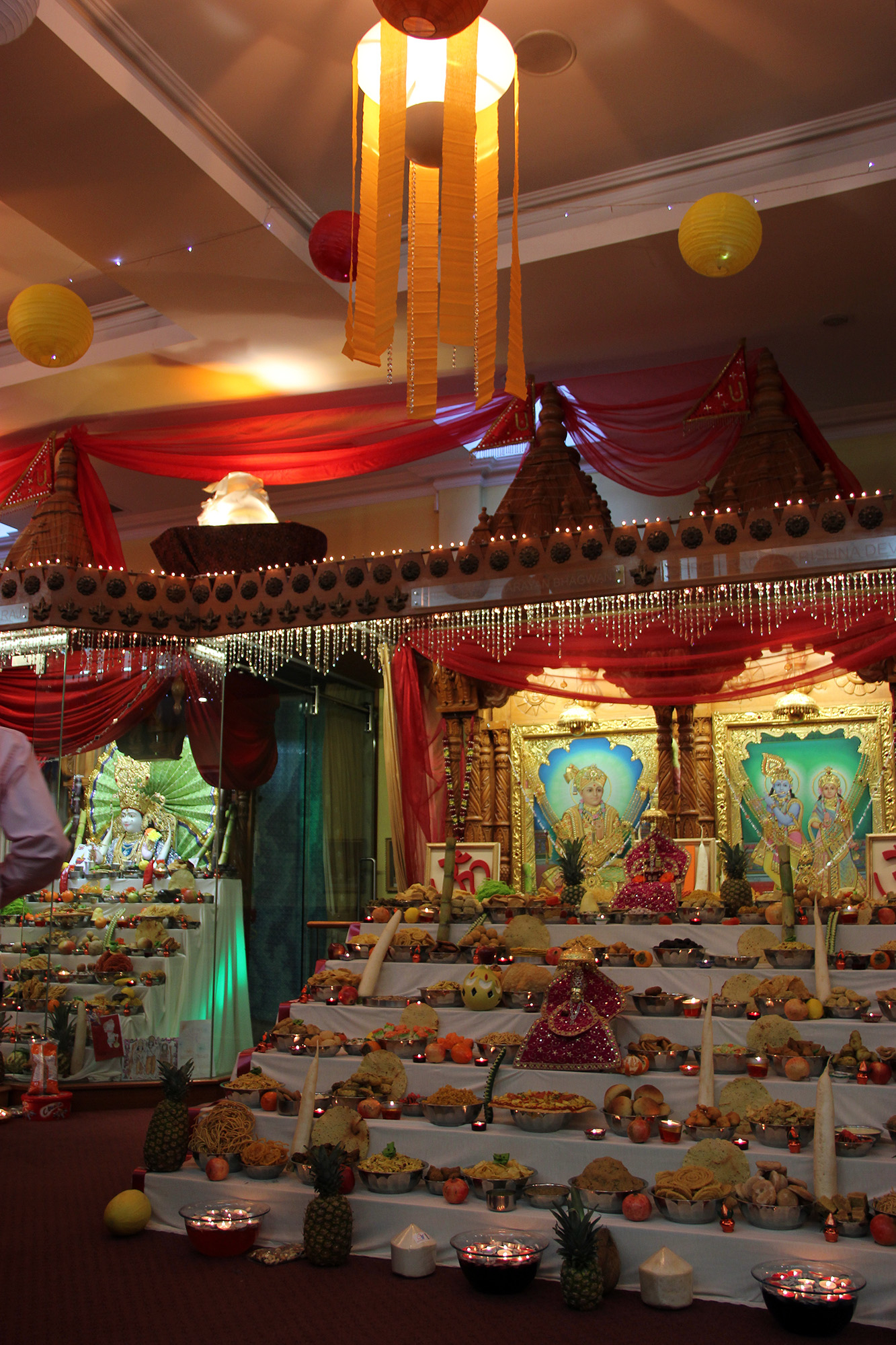 ©1987-2017 SKS Swaminarayan Temple East London