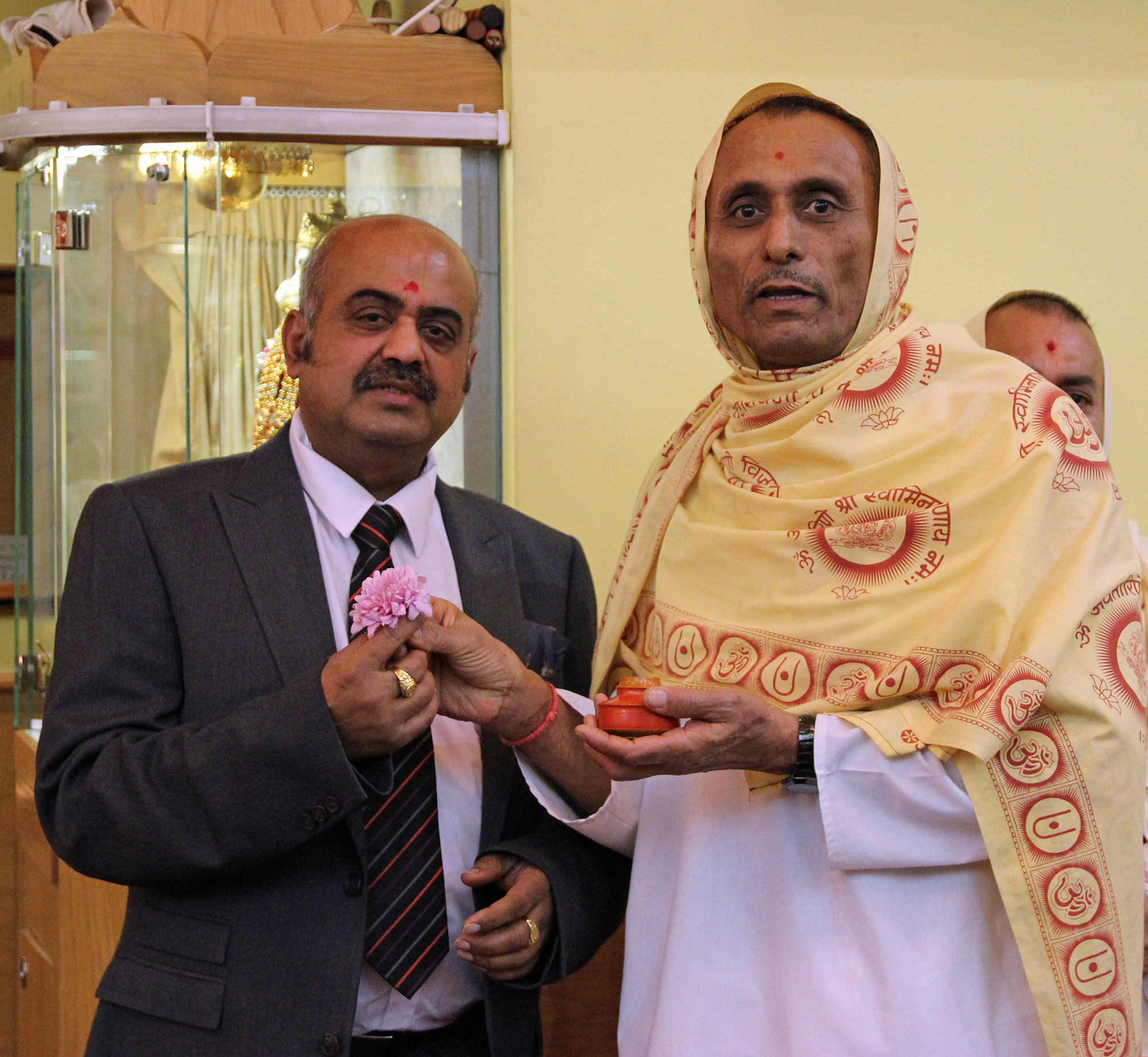 ©1987-2017 SKS Swaminarayan Temple East London