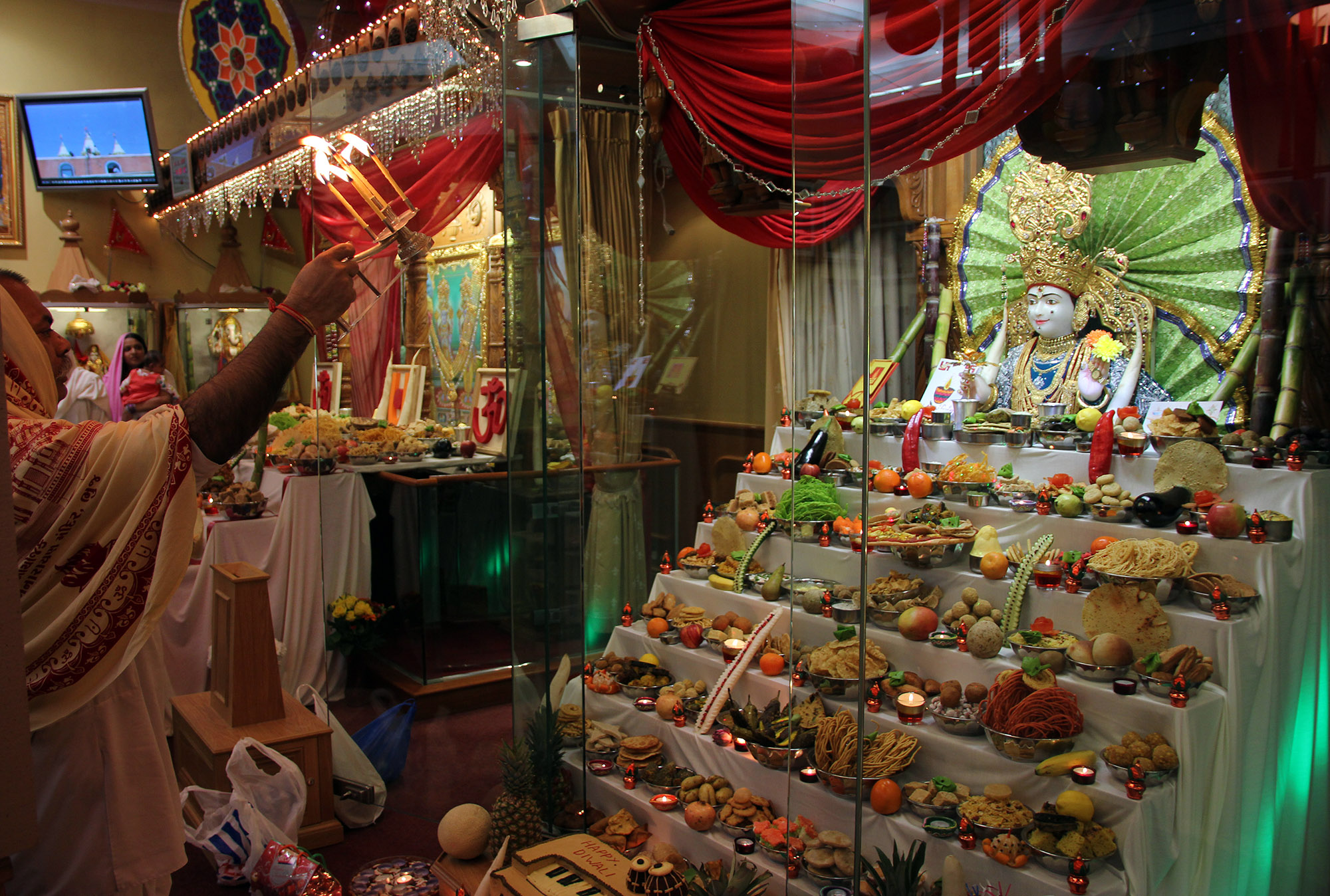 ©1987-2017 SKS Swaminarayan Temple East London