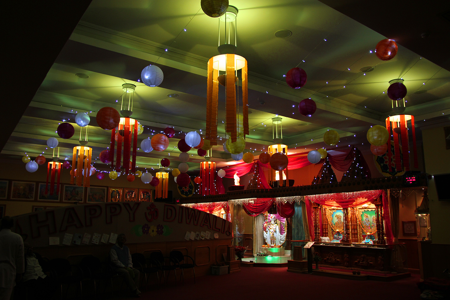 001 - ©1987-2017 SKS Swaminarayan Temple East London