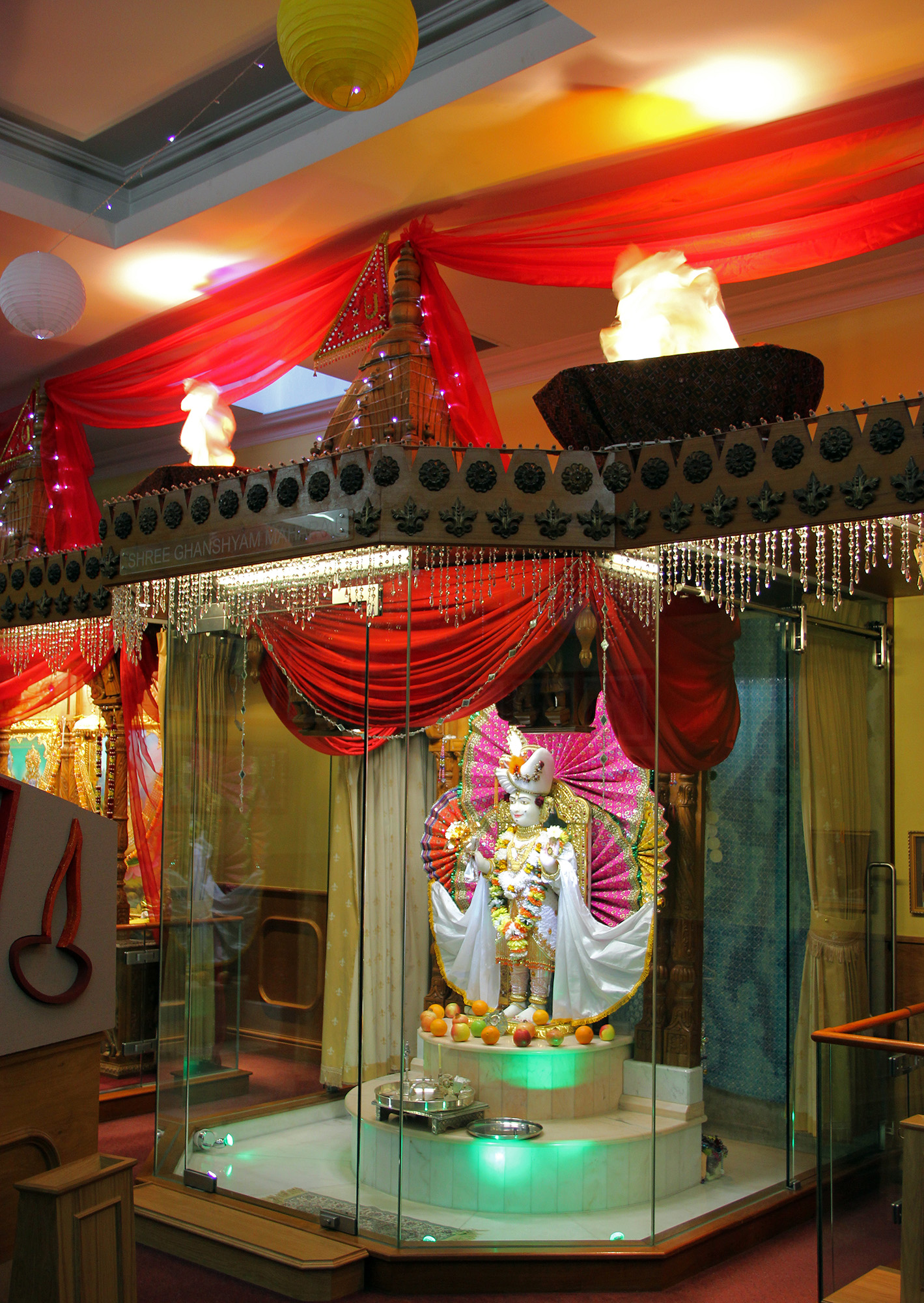 002 - ©1987-2017 SKS Swaminarayan Temple East London