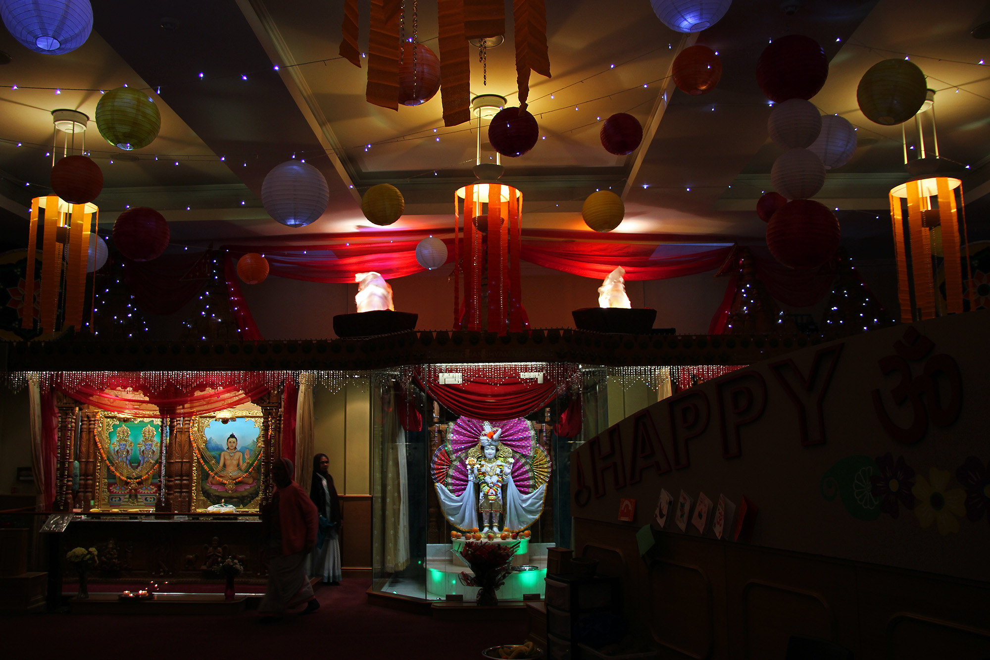 003 - ©1987-2017 SKS Swaminarayan Temple East London