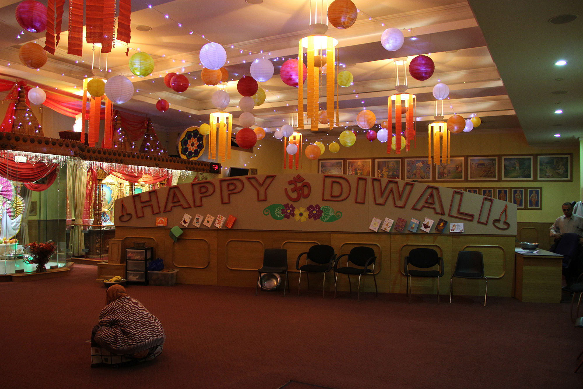 004 - ©1987-2017 SKS Swaminarayan Temple East London