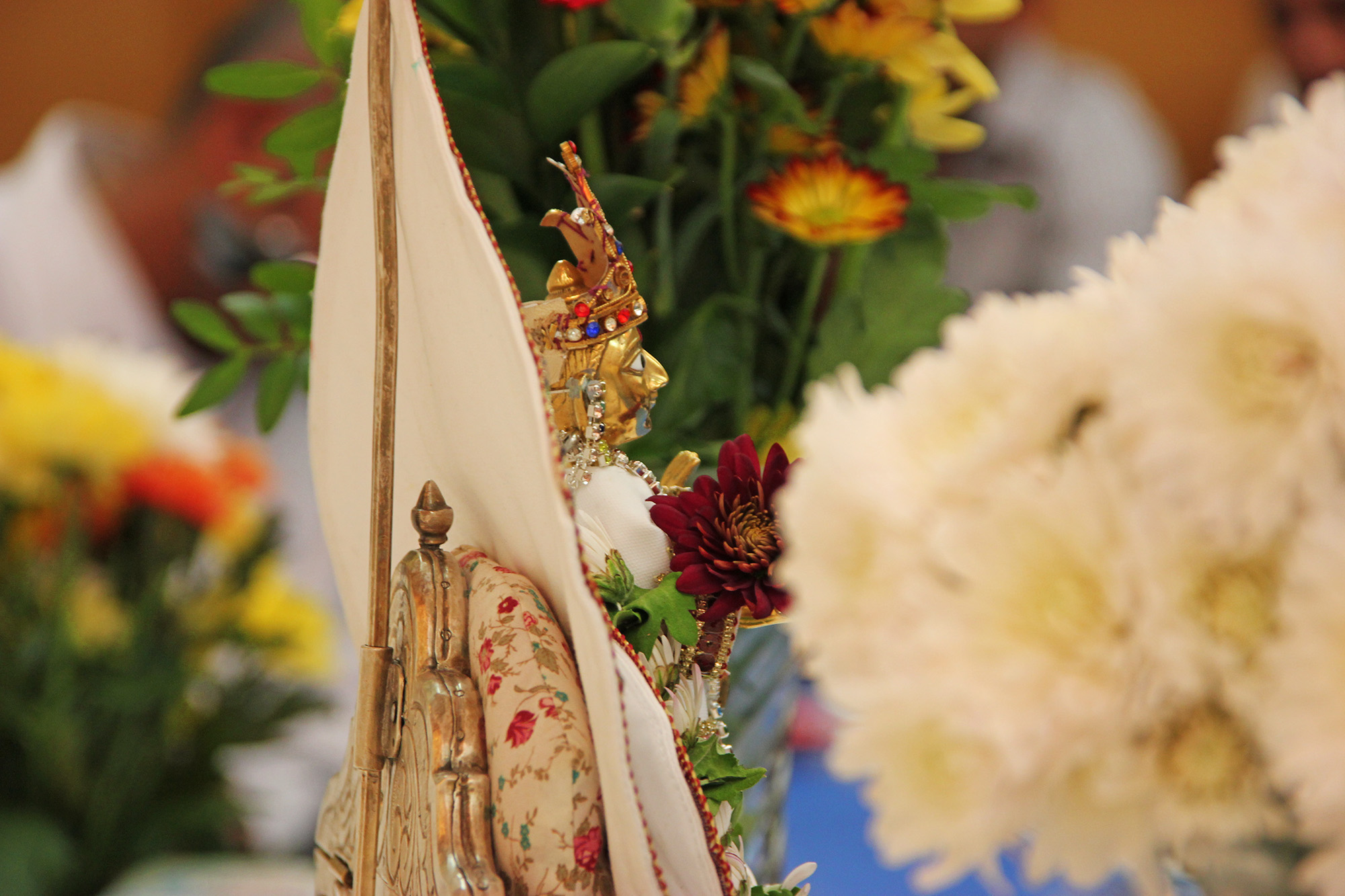 ©1987-2017 SKS Swaminarayan Temple East London