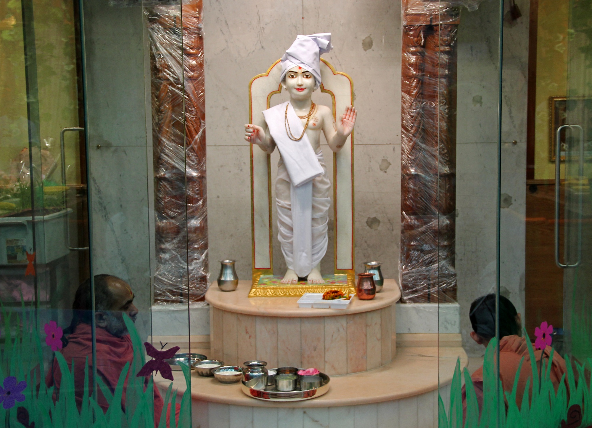 ©1987-2017 SKS Swaminarayan Temple East London