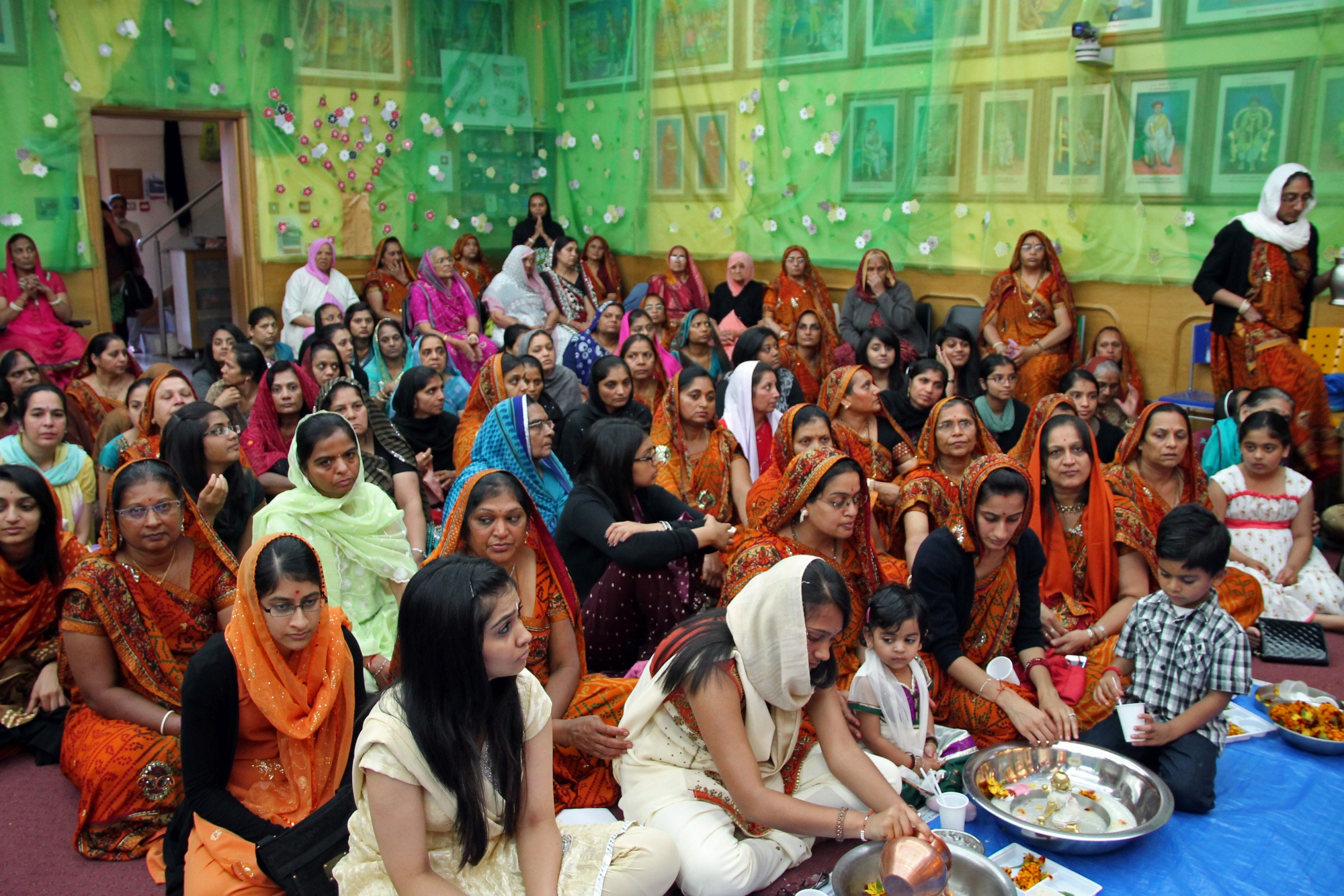 ©1987-2017 SKS Swaminarayan Temple East London