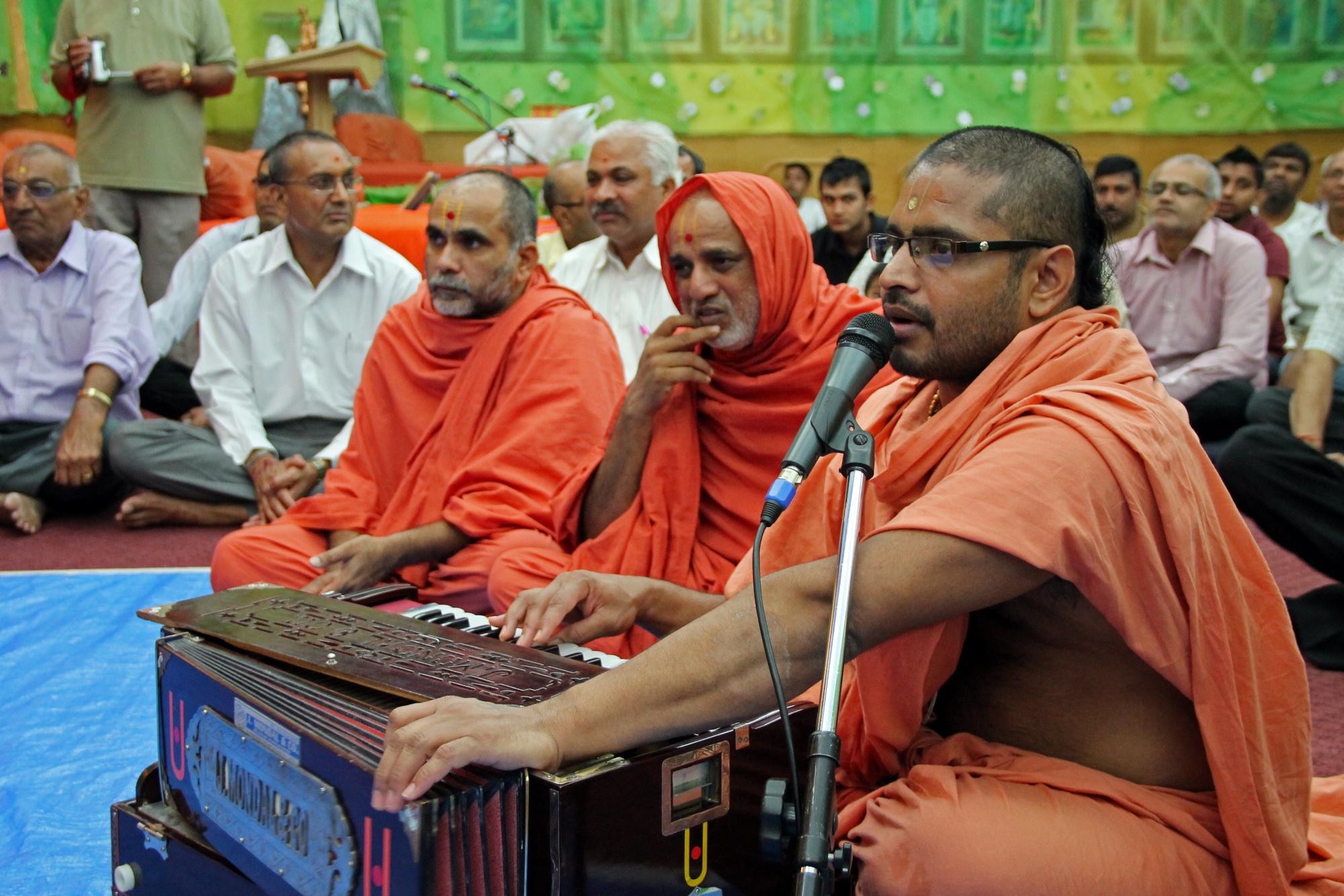 ©1987-2017 SKS Swaminarayan Temple East London