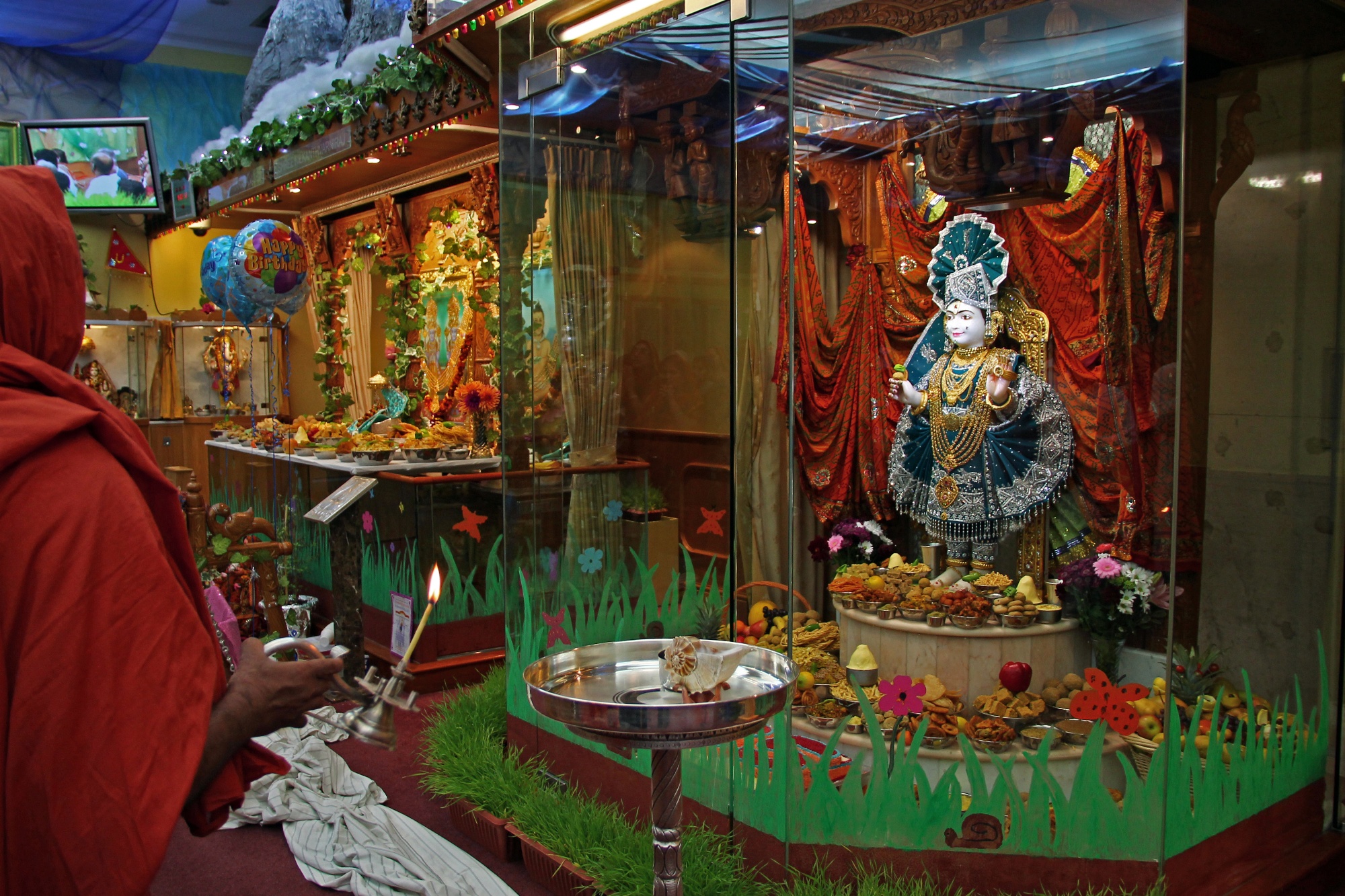 ©1987-2017 SKS Swaminarayan Temple East London