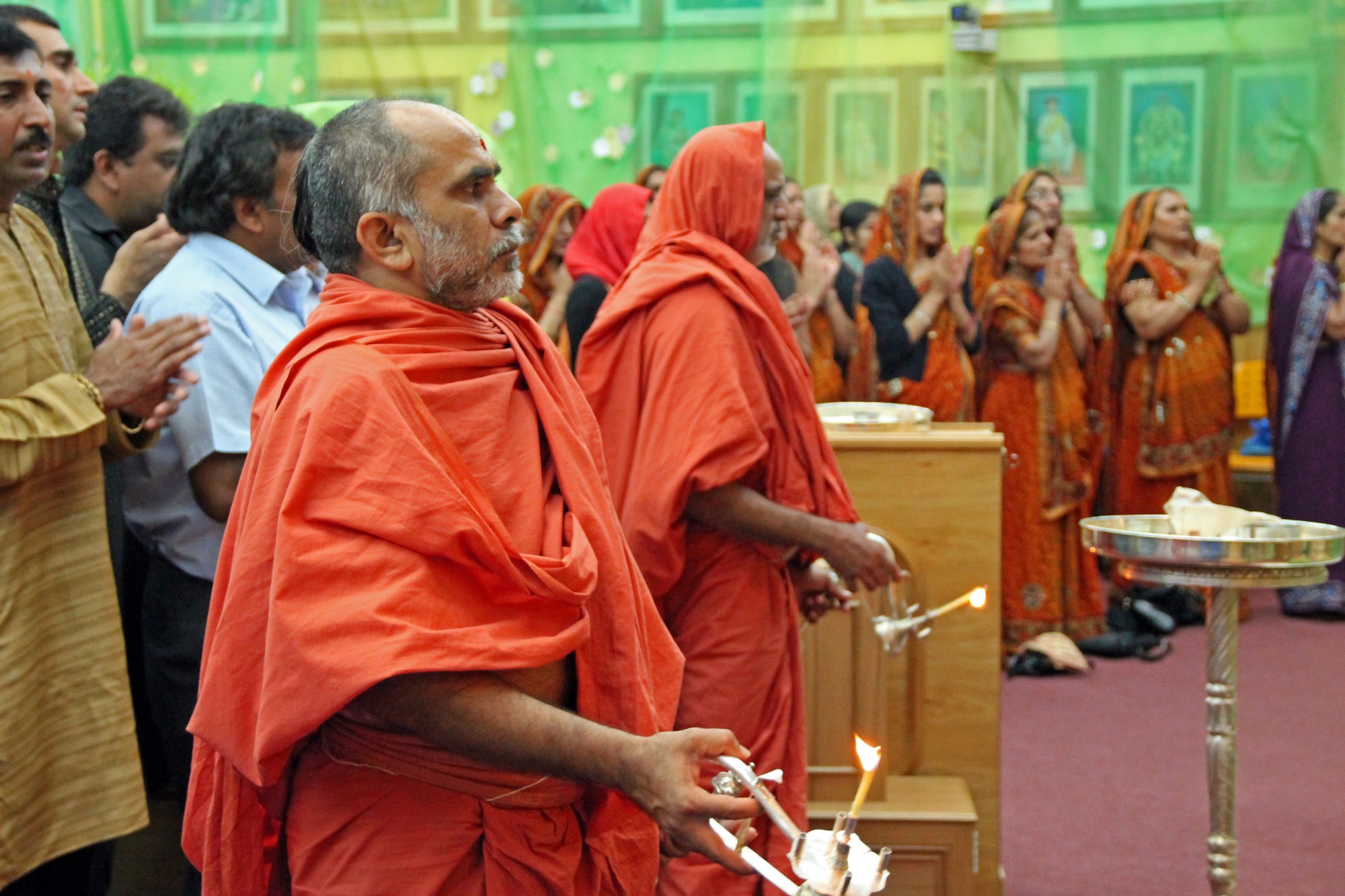 ©1987-2017 SKS Swaminarayan Temple East London