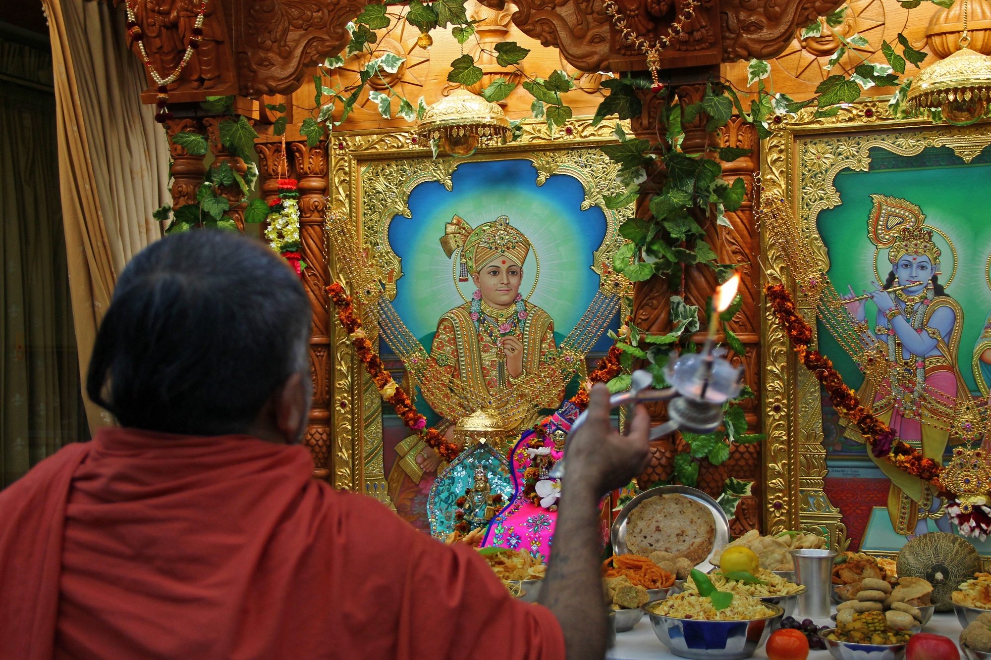 ©1987-2017 SKS Swaminarayan Temple East London