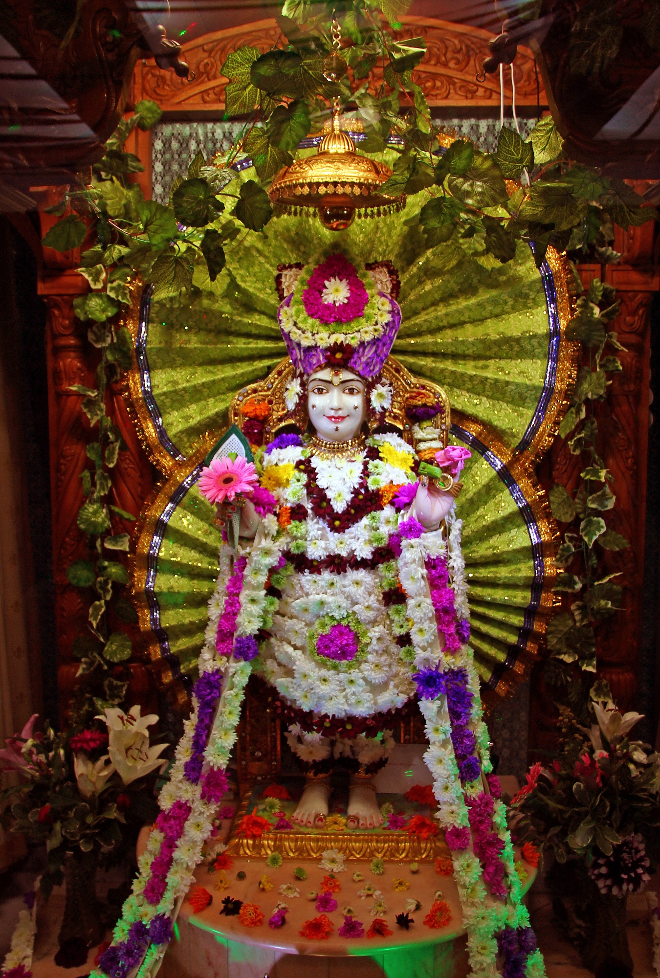 001 - ©1987-2017 SKS Swaminarayan Temple East London