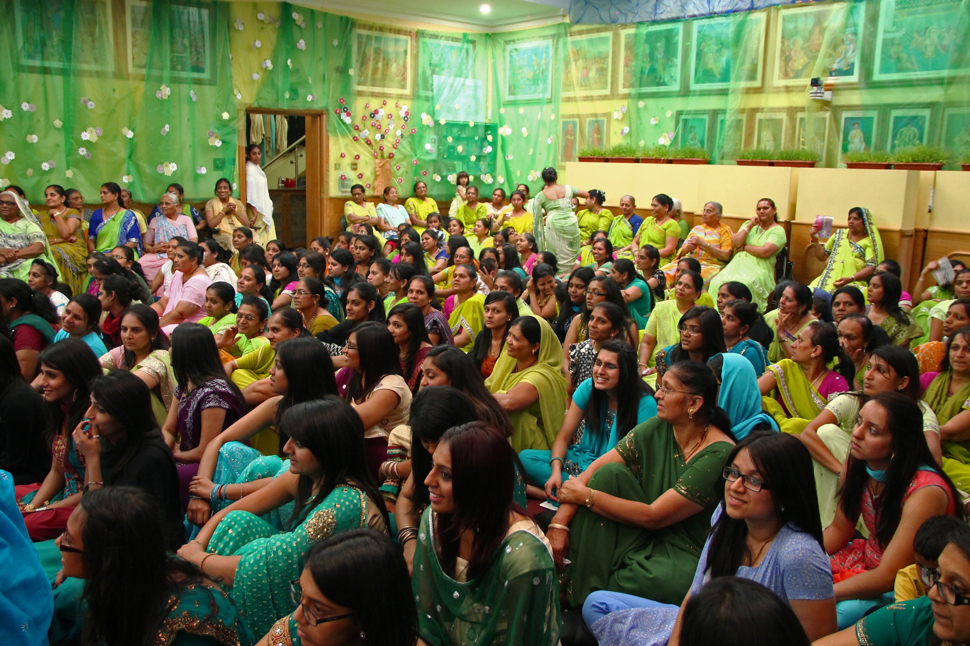 ©1987-2017 SKS Swaminarayan Temple East London