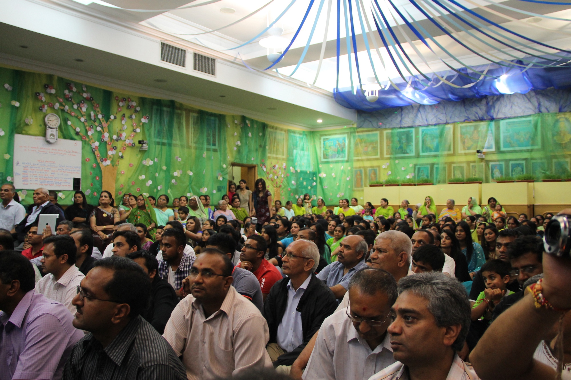 ©1987-2017 SKS Swaminarayan Temple East London
