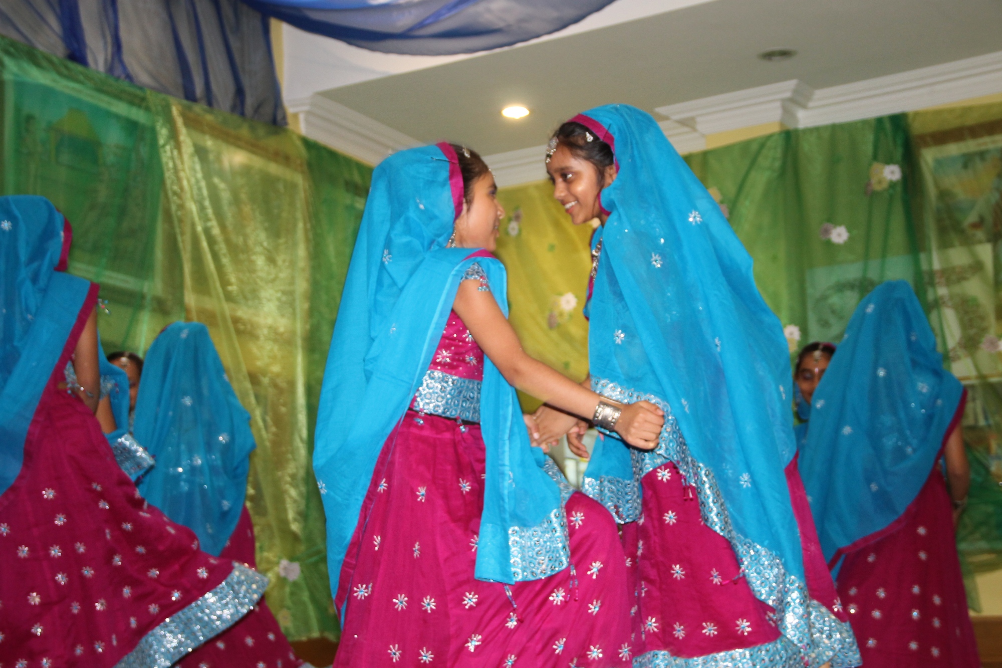 ©1987-2017 SKS Swaminarayan Temple East London