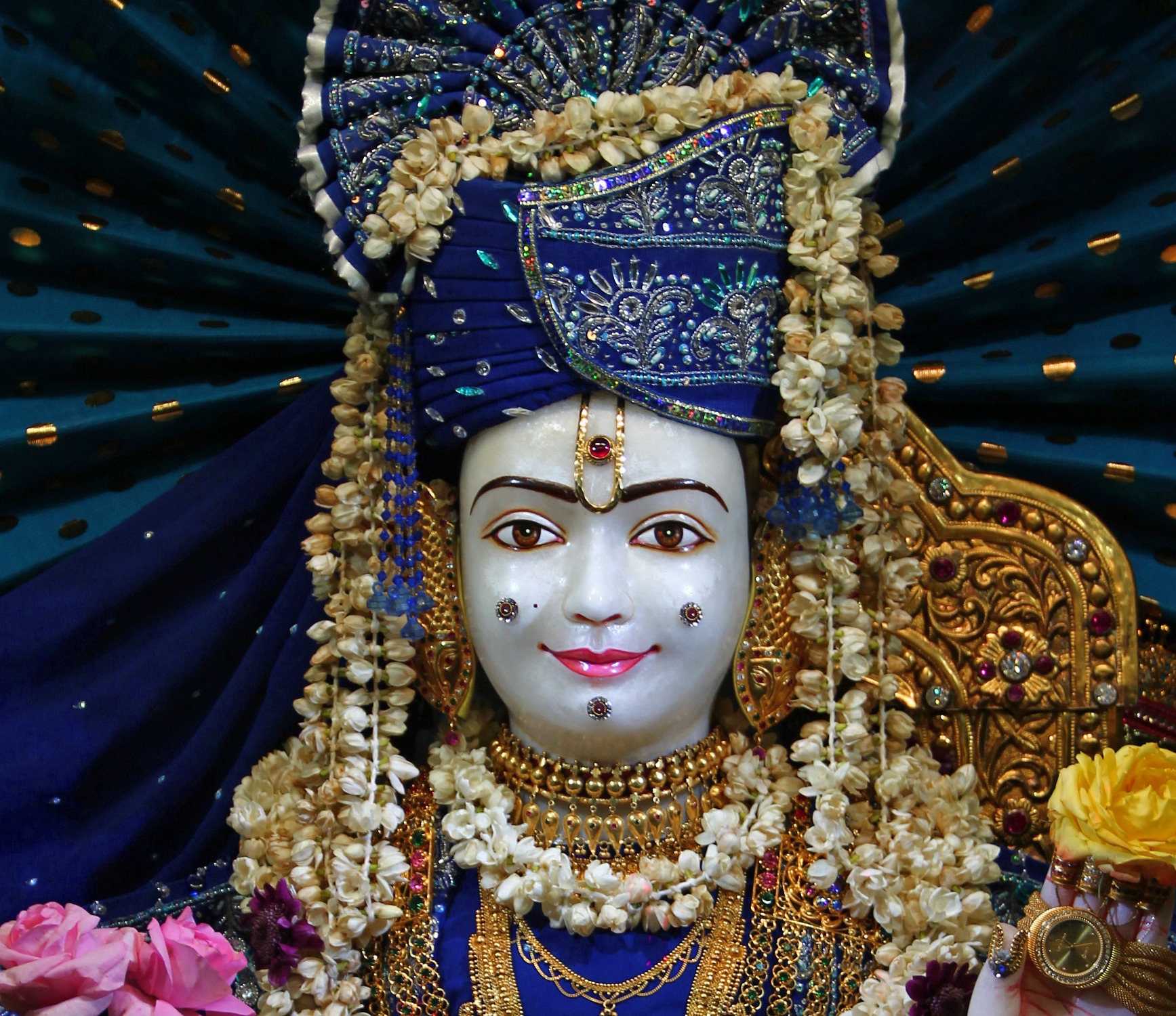 ©1987-2017 SKS Swaminarayan Temple East London