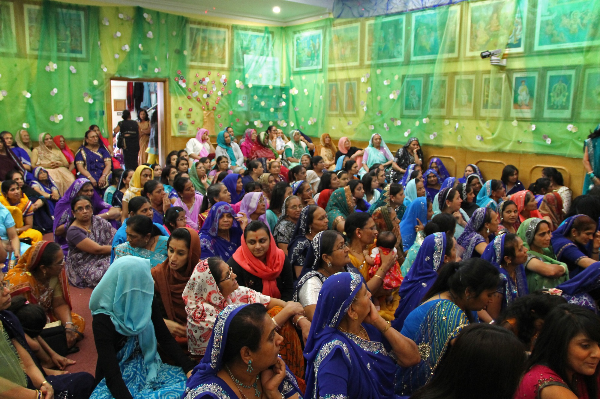 ©1987-2017 SKS Swaminarayan Temple East London