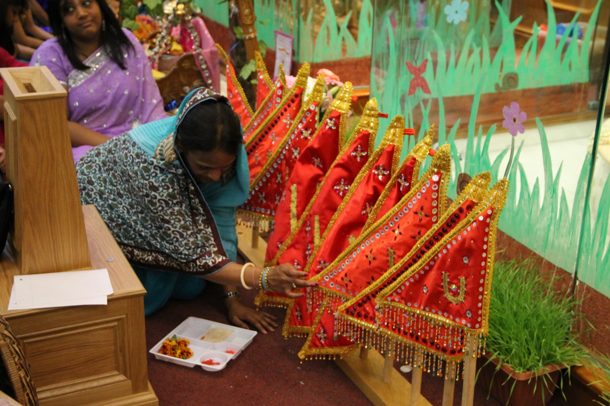 ©1987-2017 SKS Swaminarayan Temple East London
